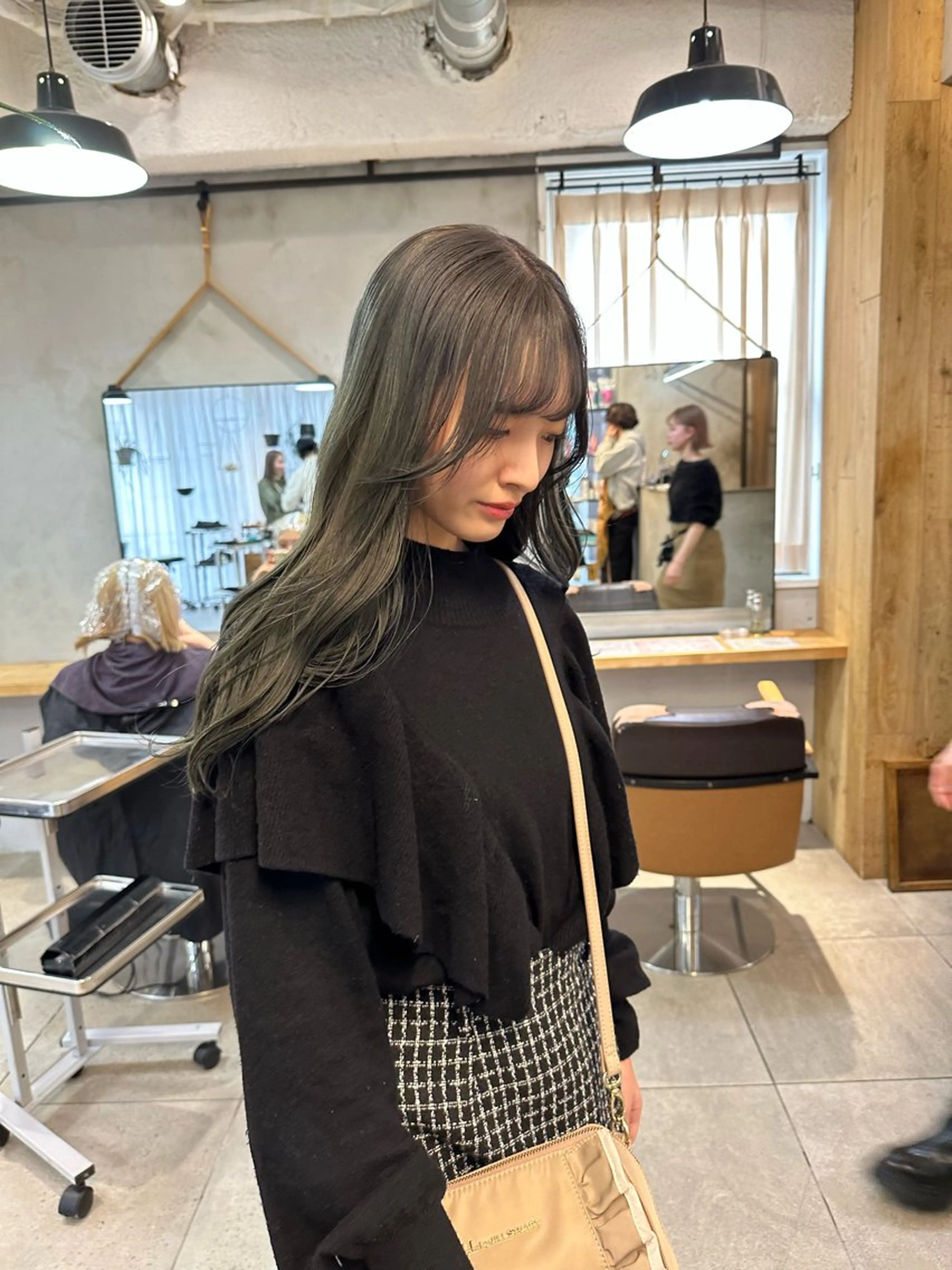 ロング カラー グレージュ オリーブカラー オリーブグレージュ オリーブグレー オレンジ カット ヘアカラー REINA☁️透明感 カラー/ぷつっと♡のヘアスタイル