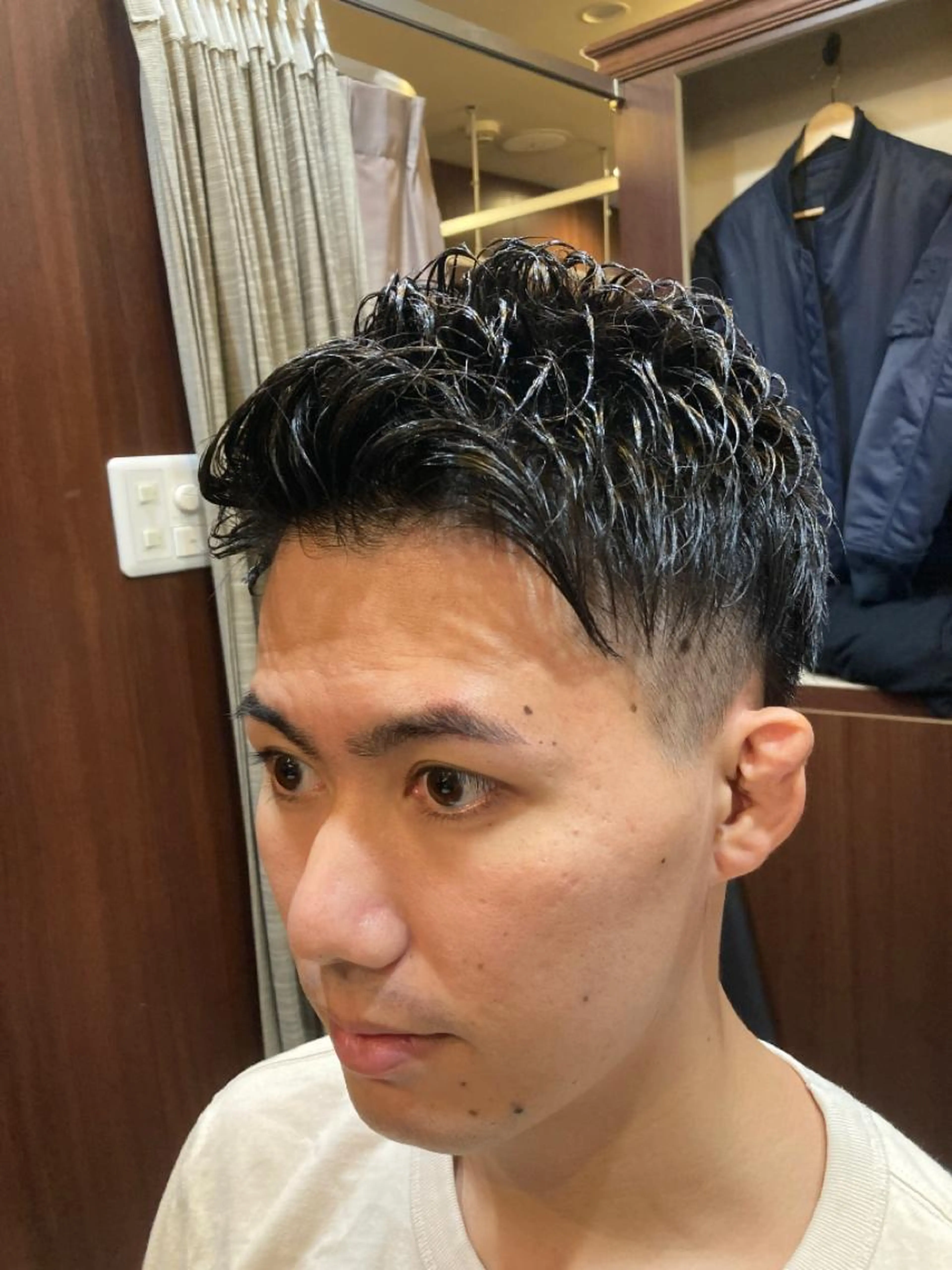 カット×形状記憶パーマ　動き感は普通のパーマよりは出ないですが、コテでやりたい方向に癖を作りセットを楽にするパーマですの写真