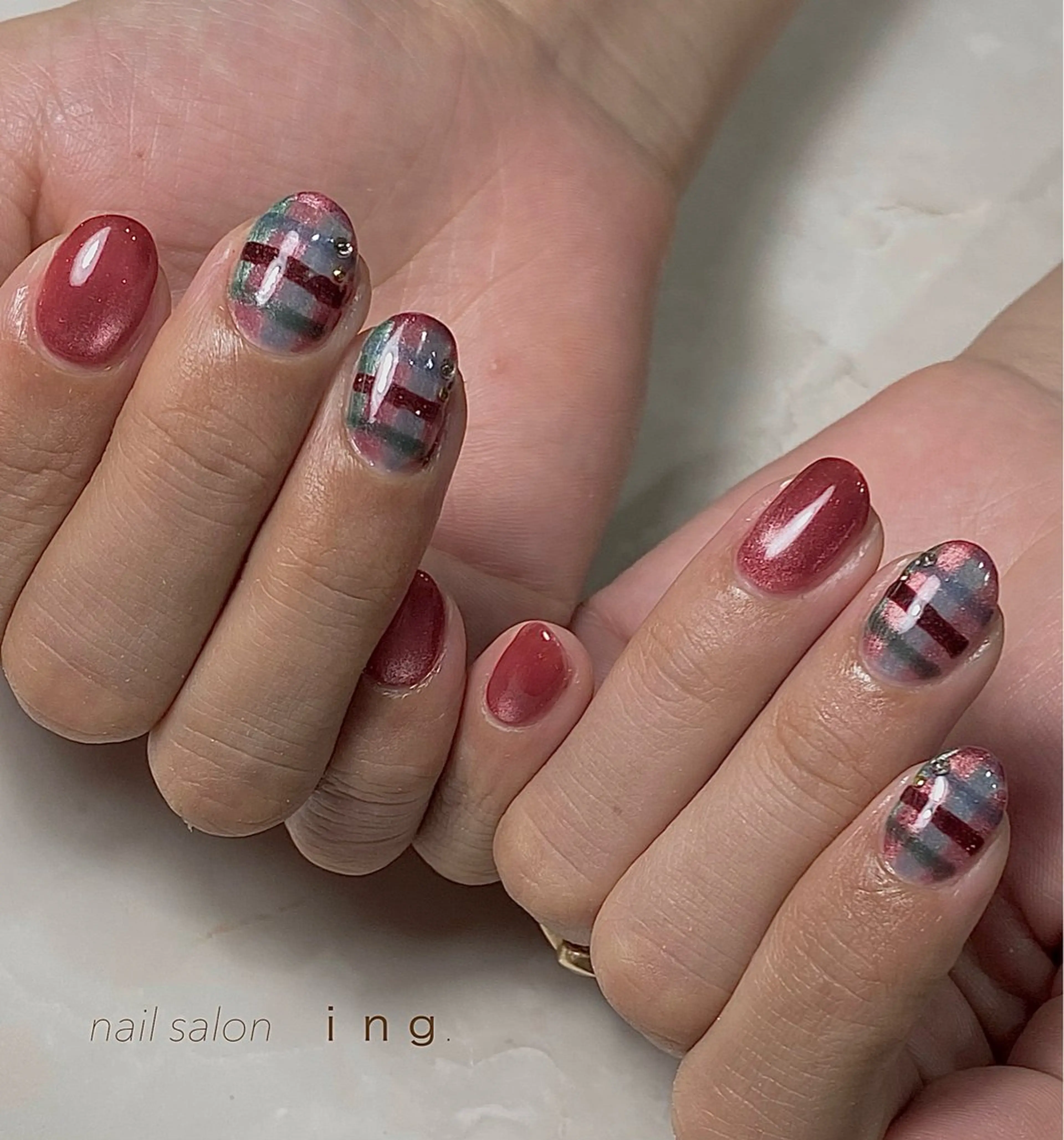 ネイル マグネットネイル ｉｎｇ .のネイルデザイン