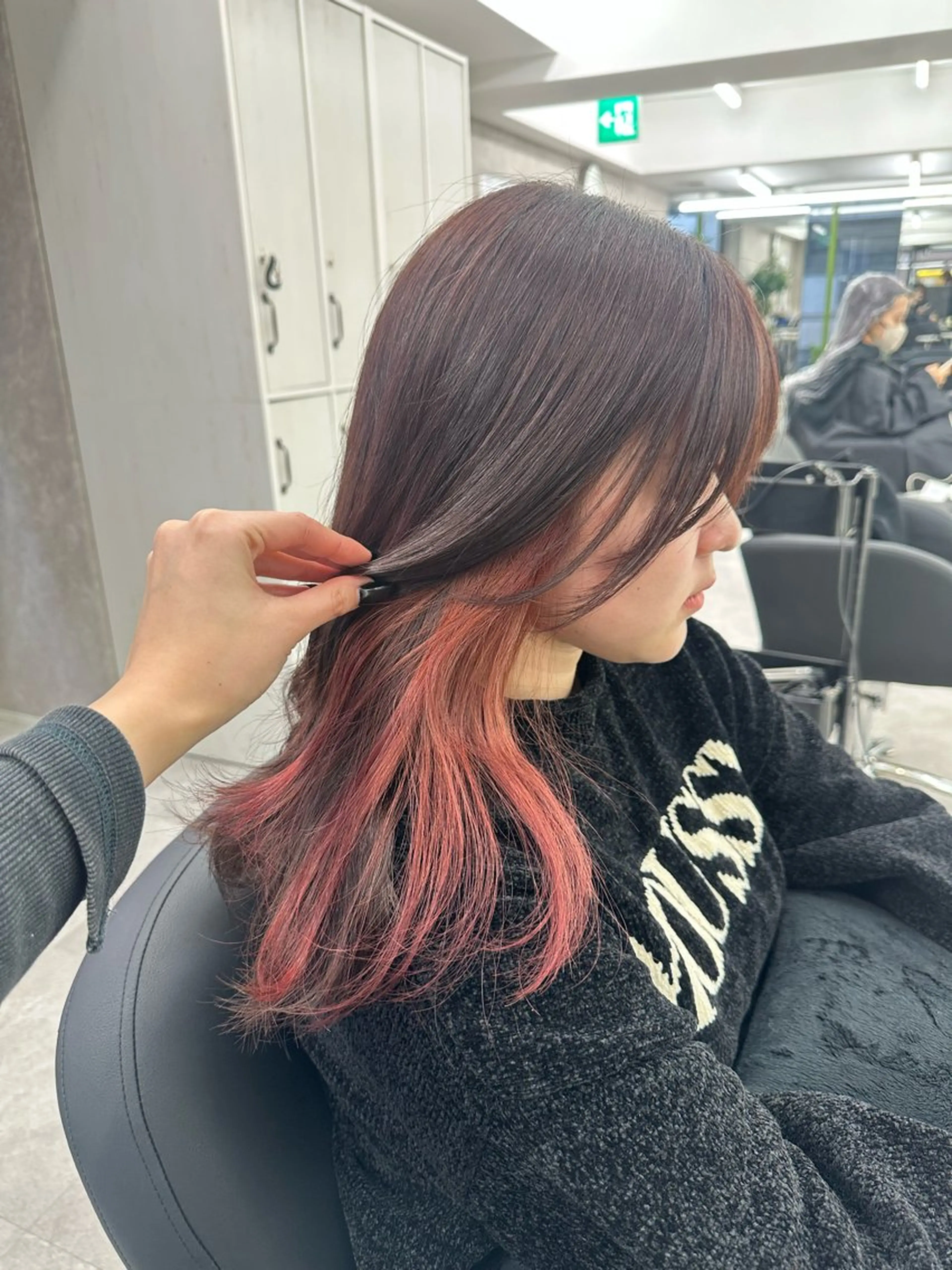 cut ✂︎ + inner color 🩶韓国ヘアの写真
