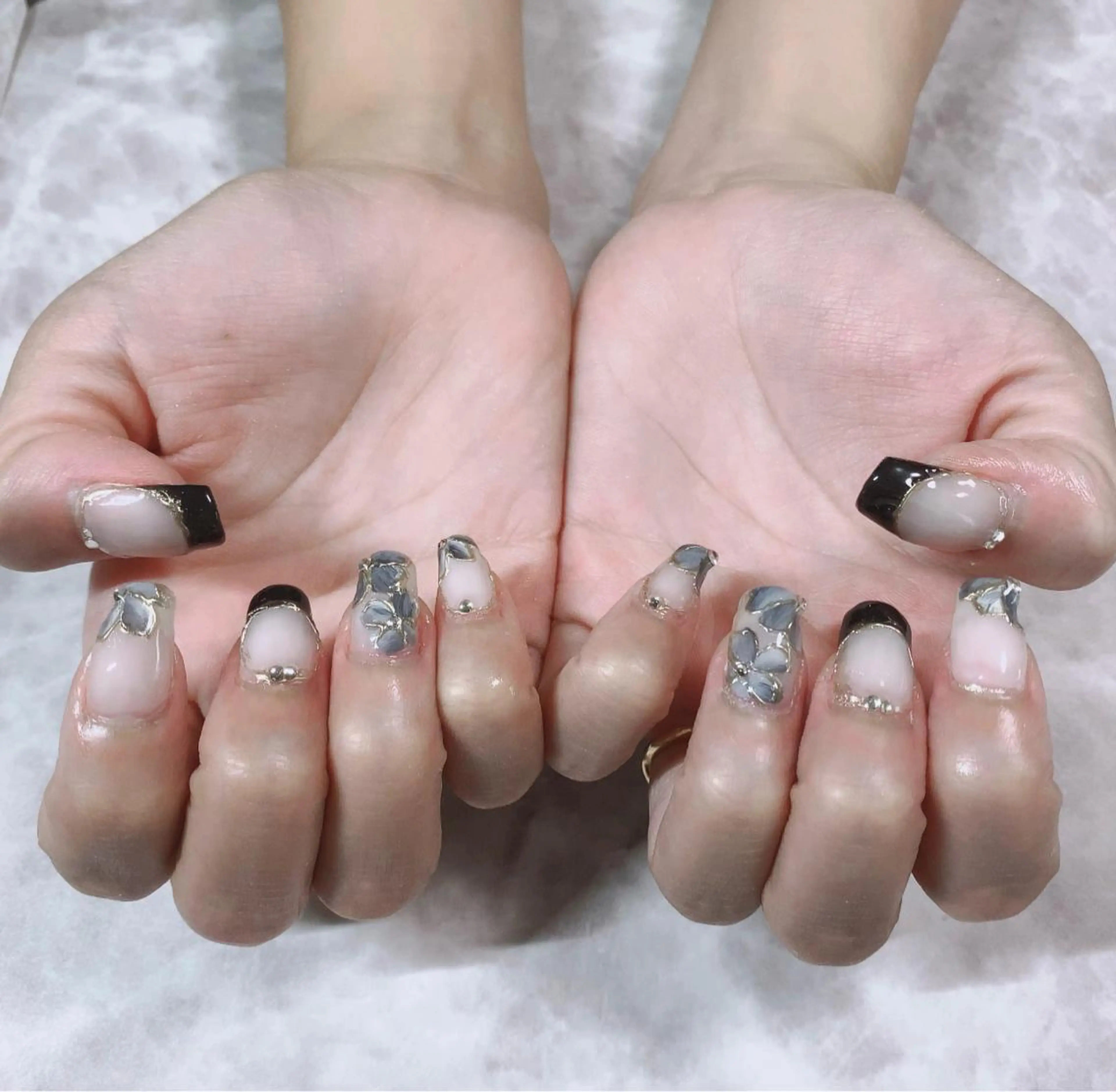 ネイル マジョリカ ブルーのネイルデザイン