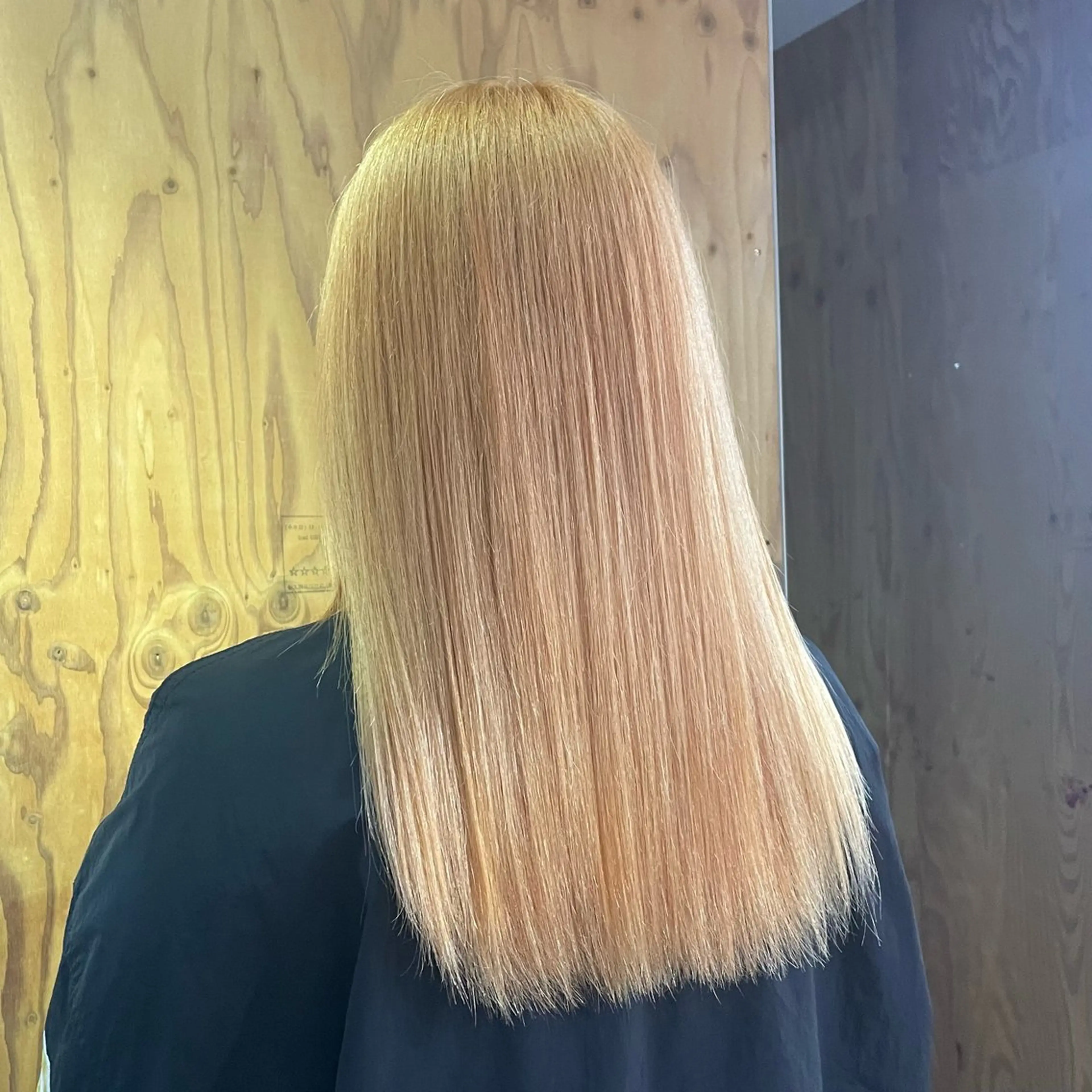 セミロング カラー ふかたさや🫧 艶感✖️透明感カラーのヘアスタイル