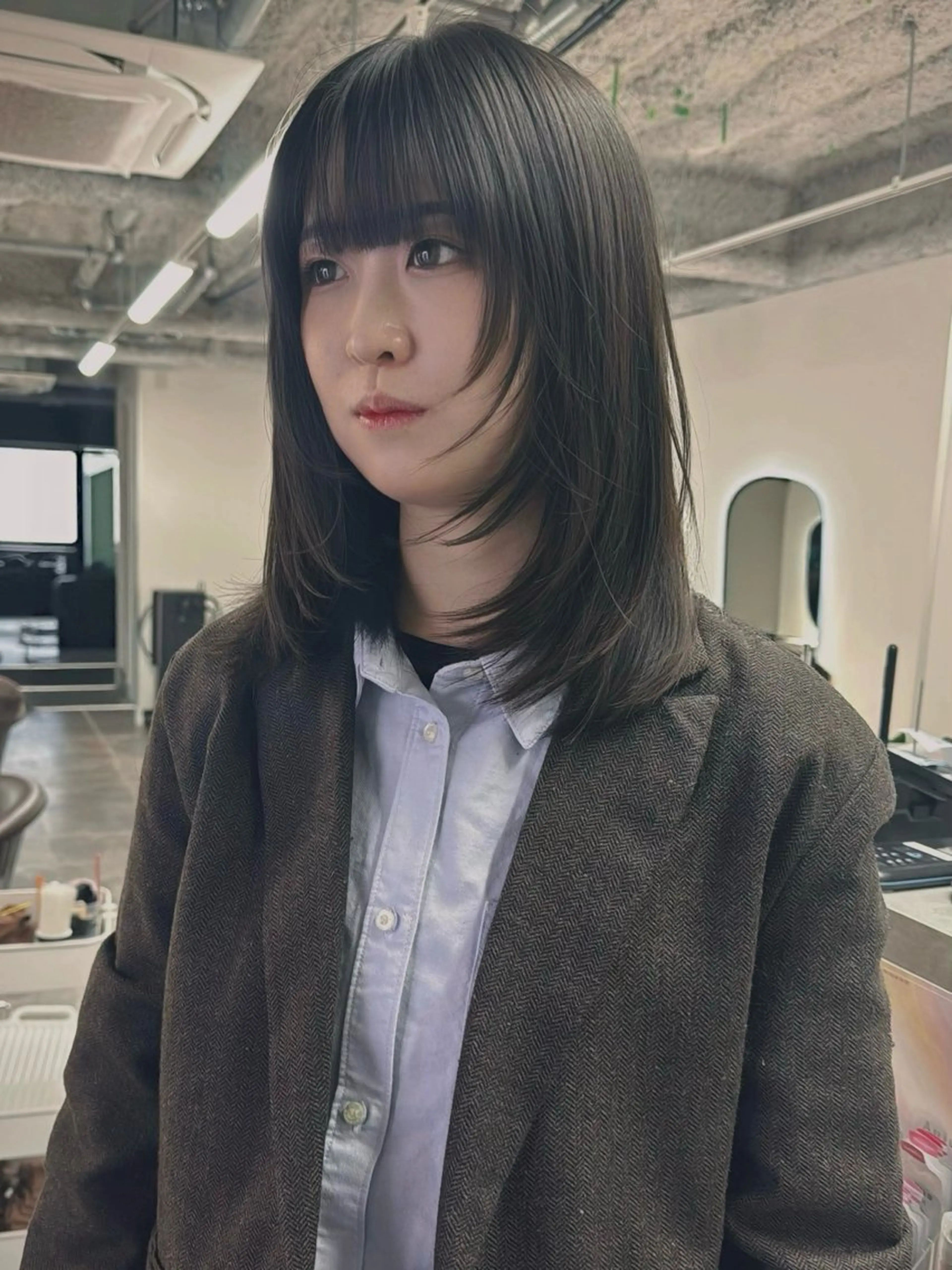 ミディアム カット ヘアカラー トリートメント 新宿/ハイトーン/ レイヤー/サカキのヘアスタイル