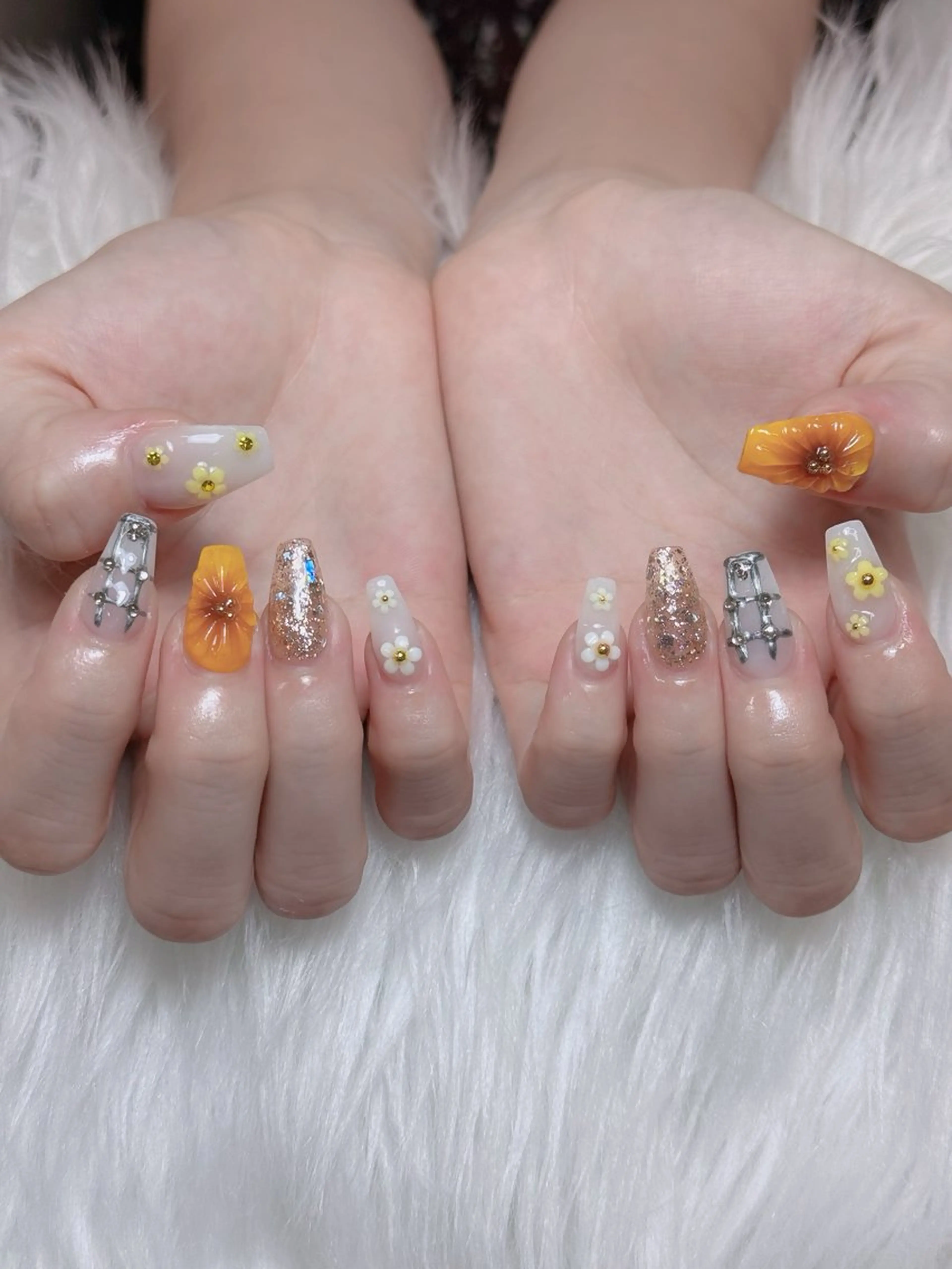ネイル オーロラネイル チークネイル フットネイル フレンチネイル 韓国ネイル ハンドネイル Lumi Nail 新大久保3‘のネイルデザイン
