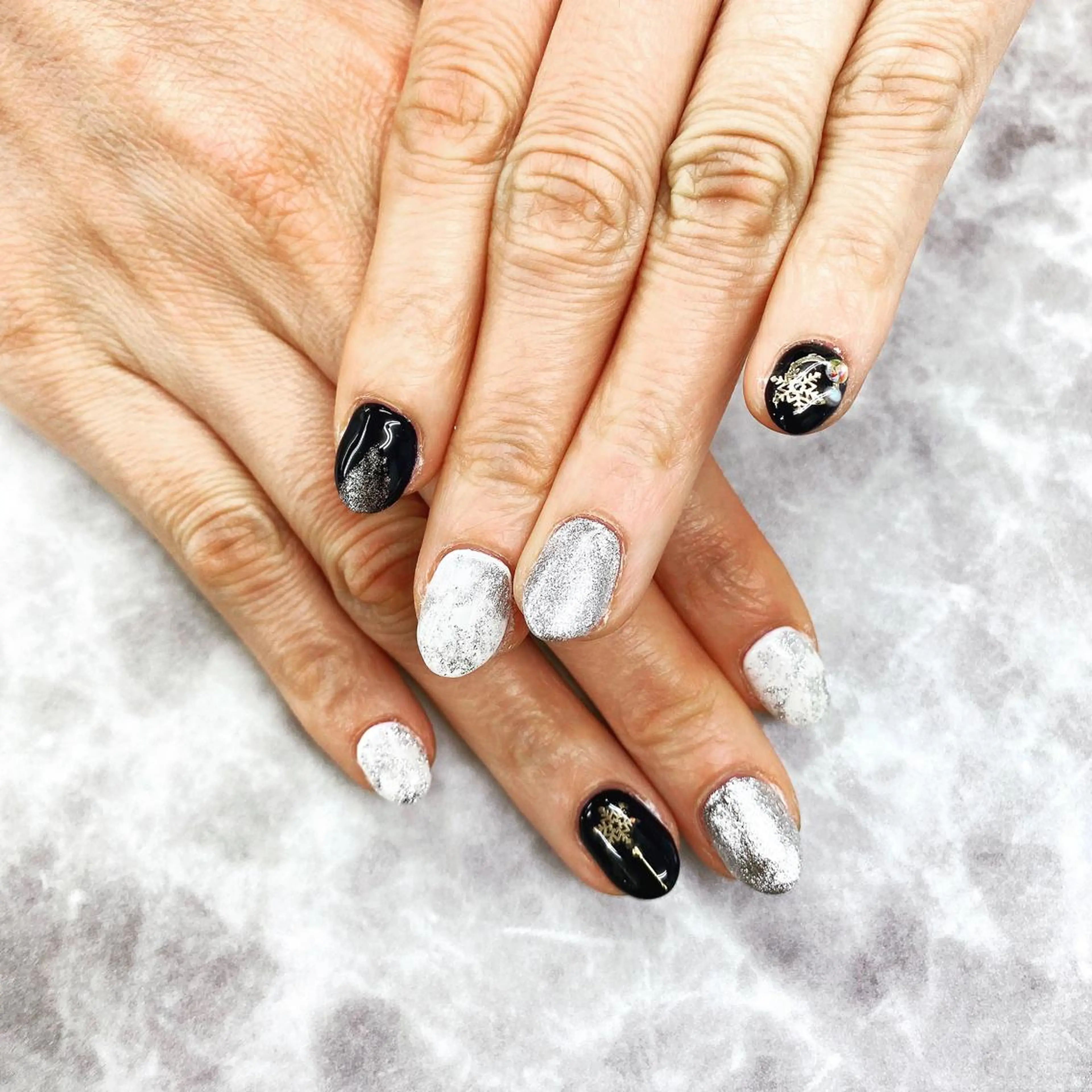 ネイル 冬ネイル クリスマス ハンドネイル N._._.claw[エヌクロー]所属・N._._. clawのネイルデザイン