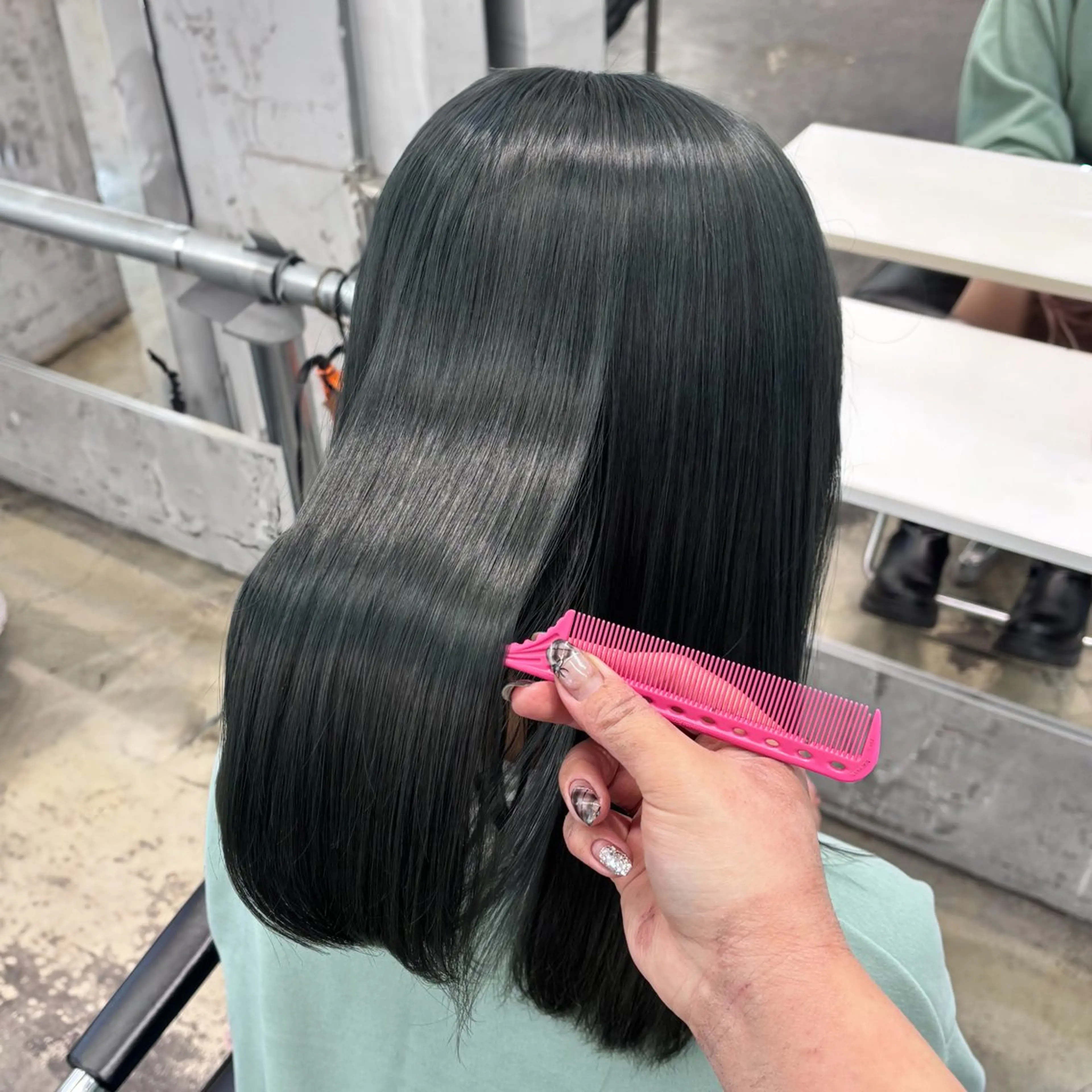 ロング カラー ヘアアレンジ オリーブカラー ヘアカラー トリートメント 🥀ブリーチ× エクステ🥀あかりのヘアスタイル