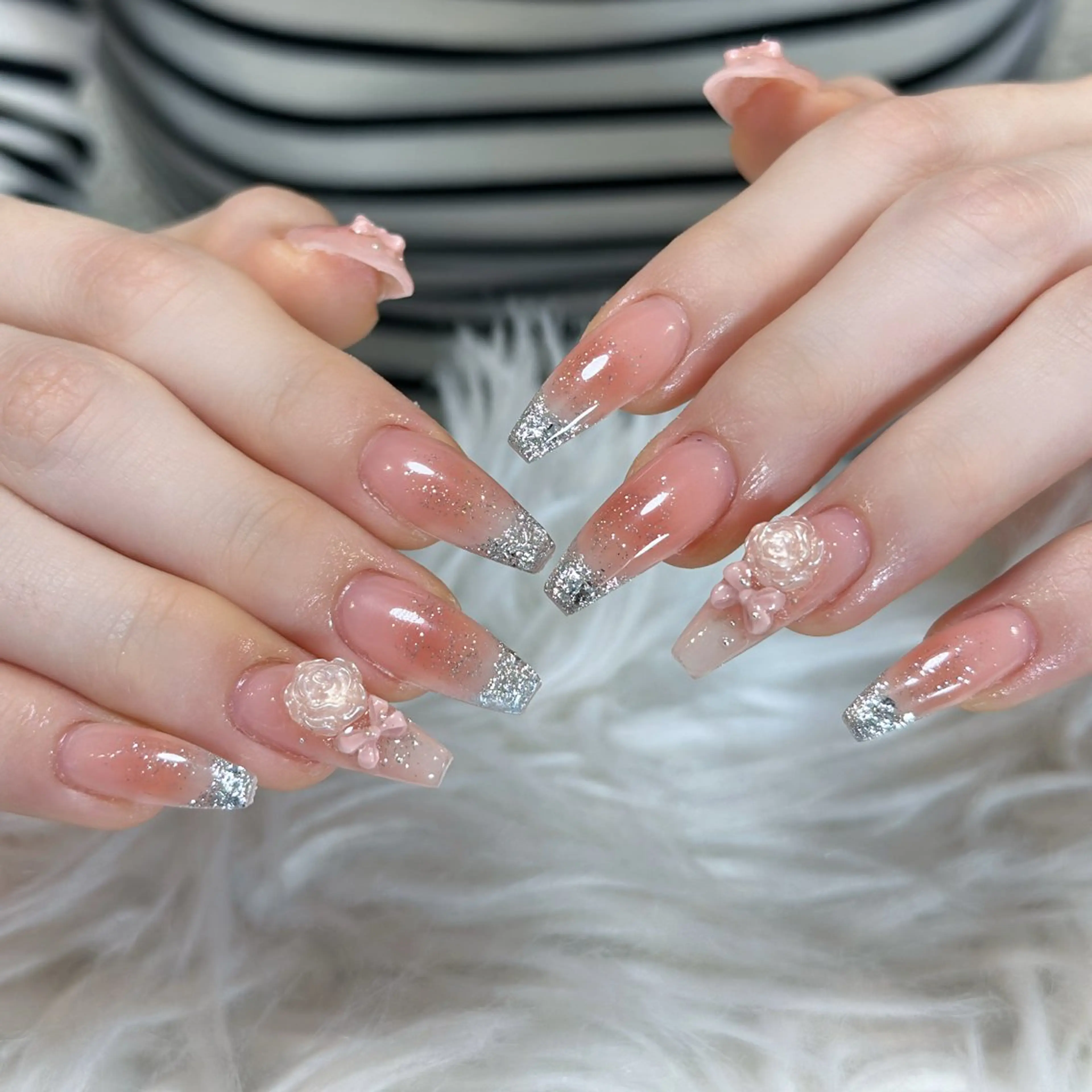 ネイル オーロラネイル ボルドー ブラウン 氷ネイル・うるうるネイル キラキラネイル Julli NailStudioのネイルデザイン