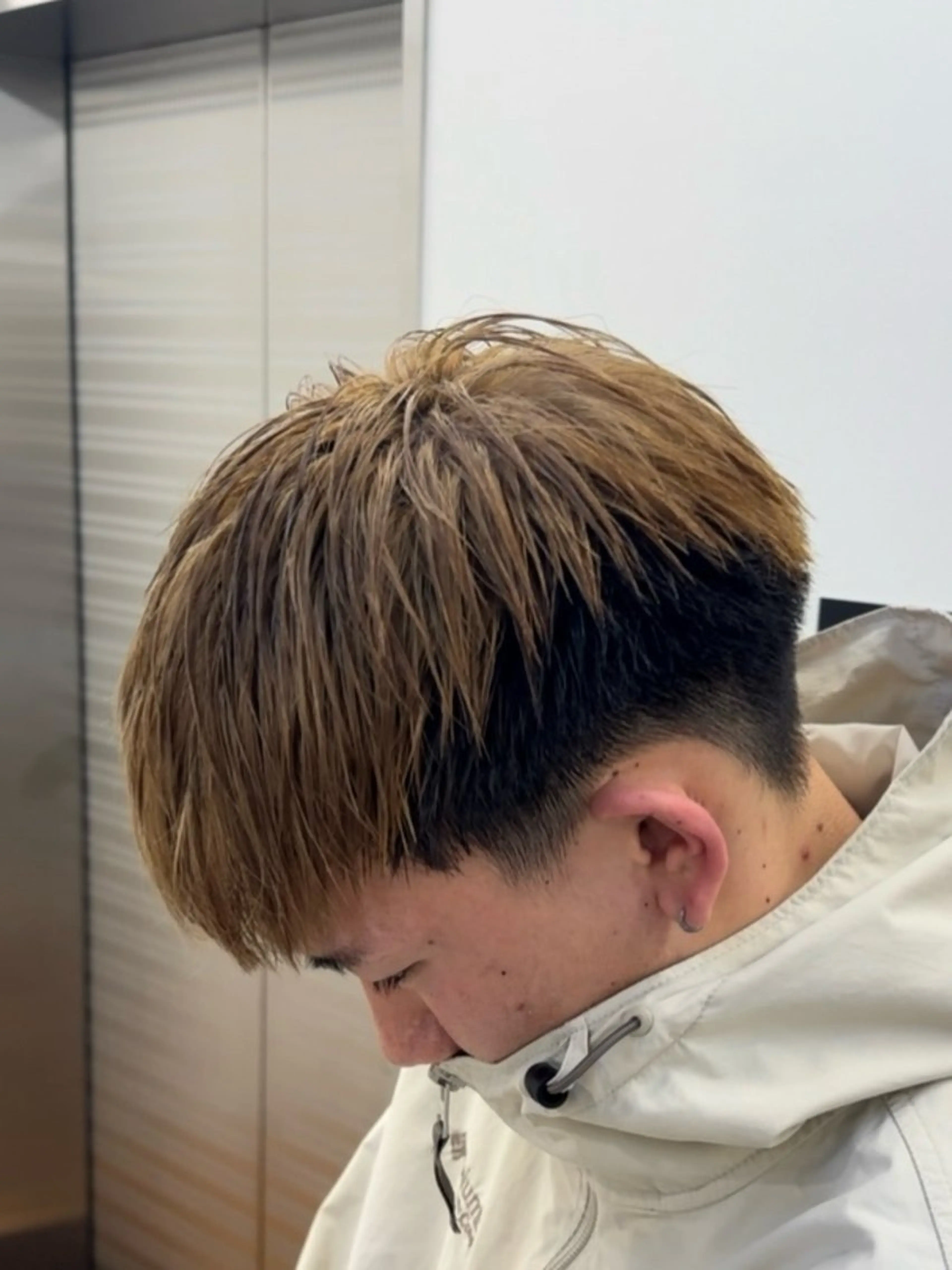ショート カラー ハイトーンカラー become men's hair栄店所属・池ヶ谷 陸のヘアスタイル