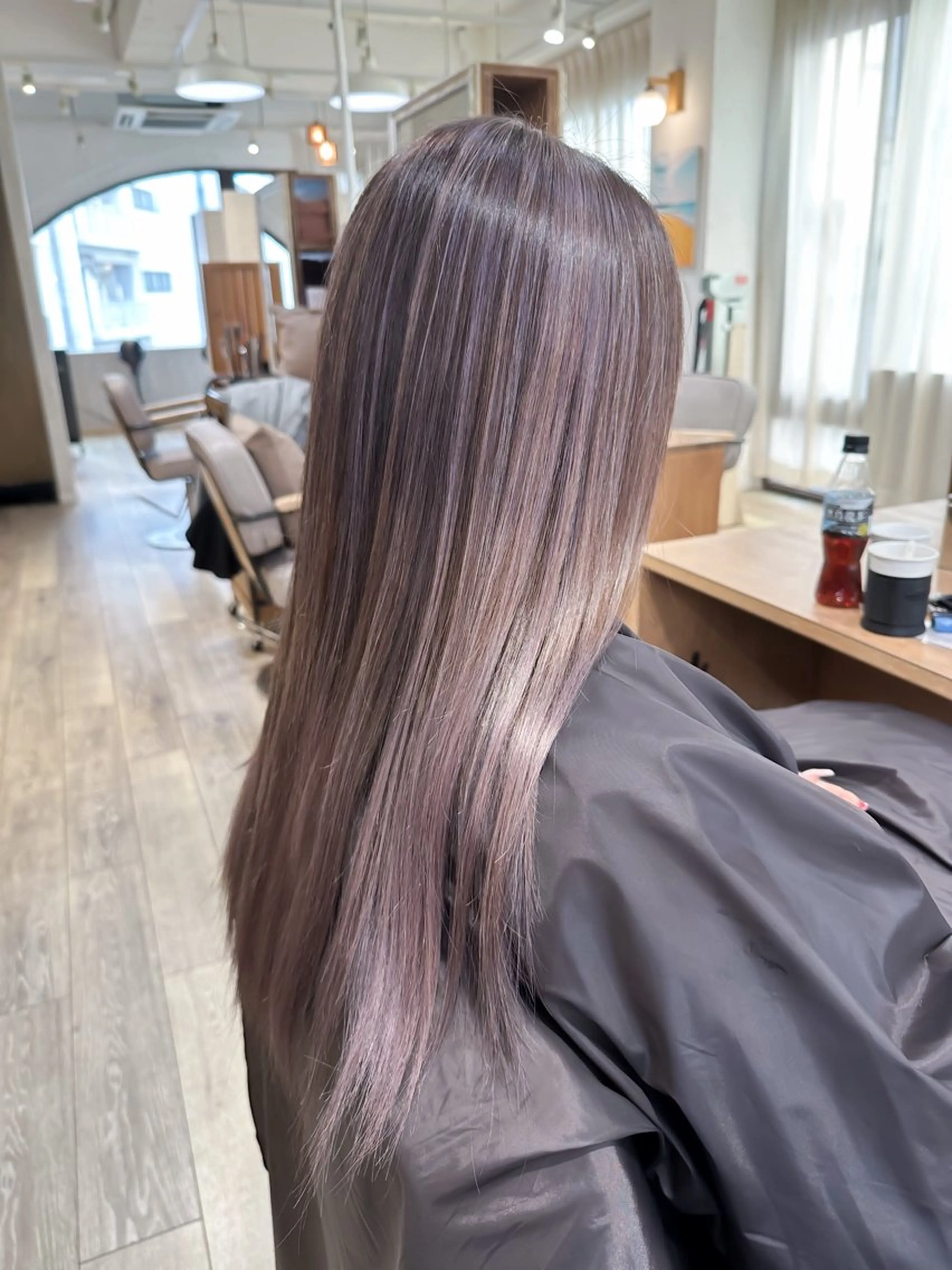 ミディアム カラー ヘアカラー peg.hair所属・ブリーチカラー🫧 森　凪沙のヘアスタイル