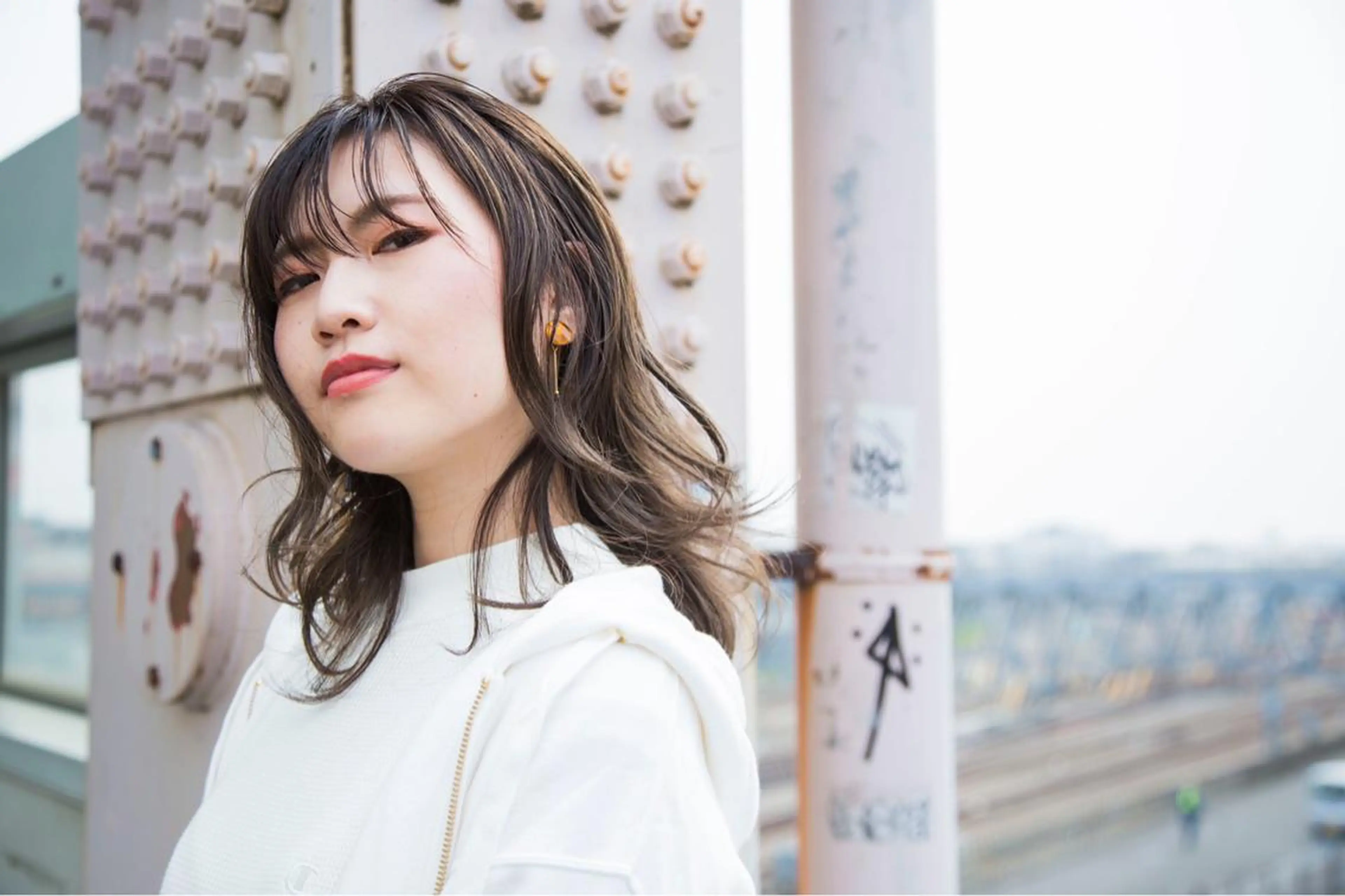 セミロング アブアイ所属・艶髪・酸性ストレート フリツのヘアスタイル