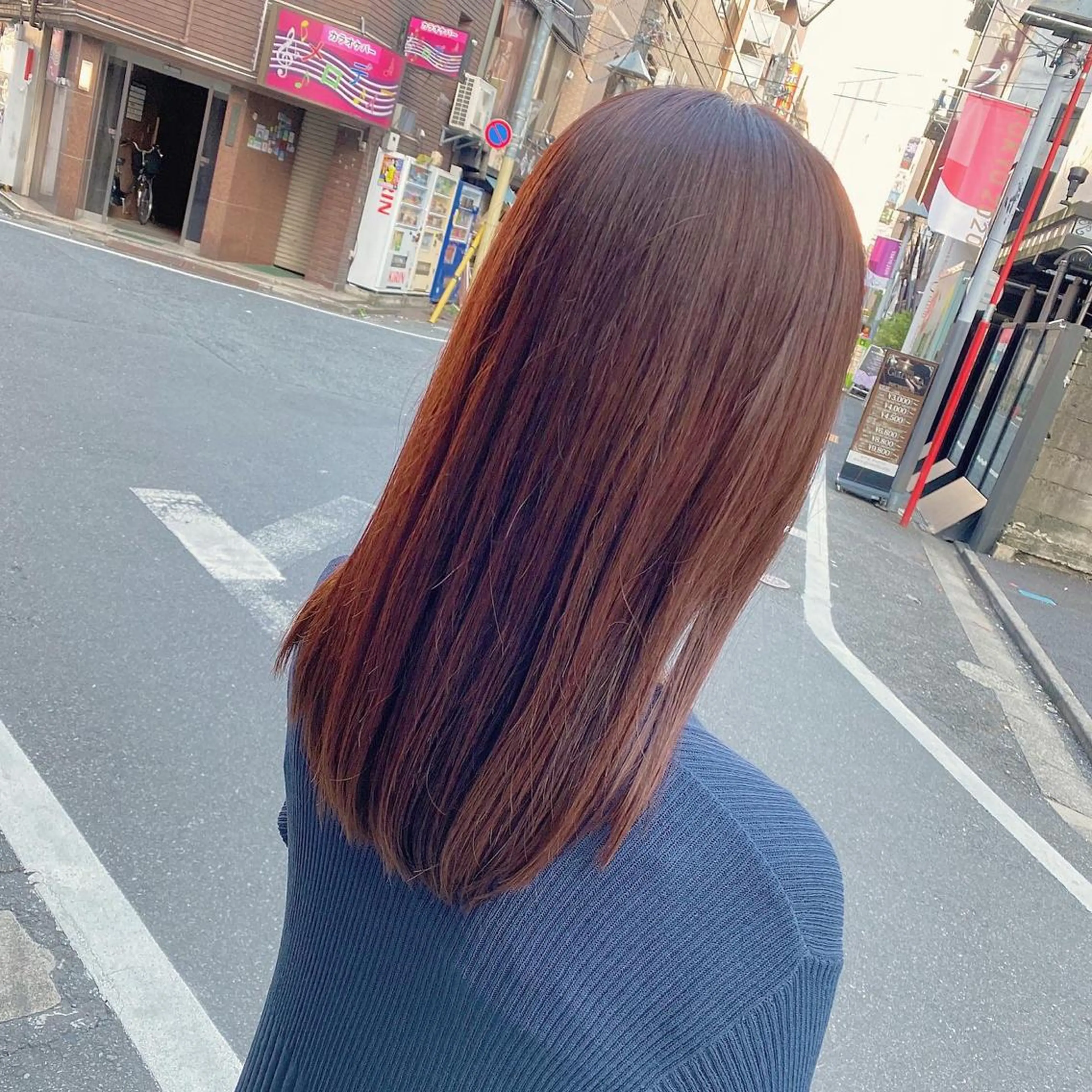 セミロング カラー ブラウンカラー レッドカラー レッドブラウン 髪質改善 SALOWIN 池袋Suite店所属・髪質改善特化 安東駿介のヘアスタイル