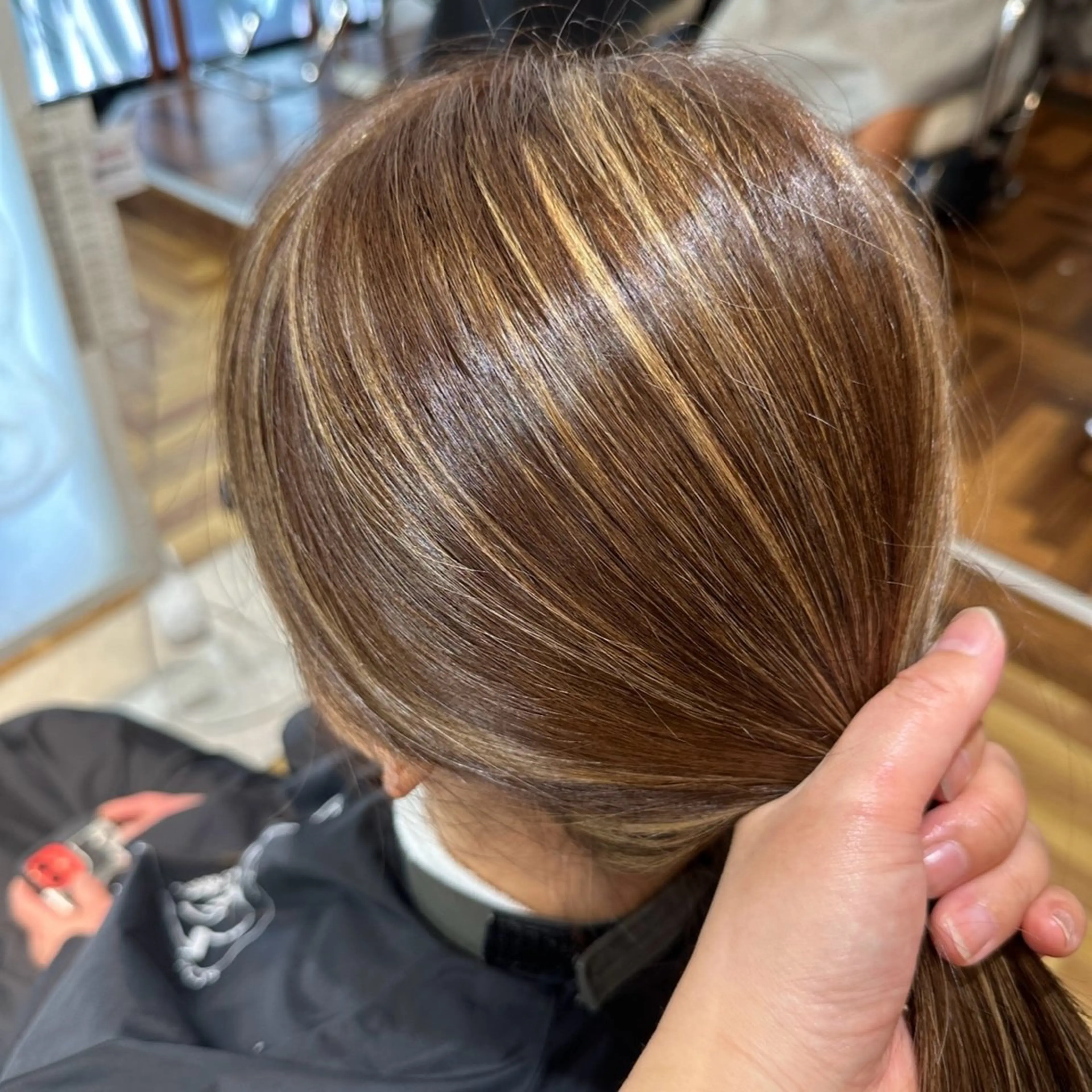ロング ハイライト ヘアカラー トリートメント 金沢 広美のヘアスタイル