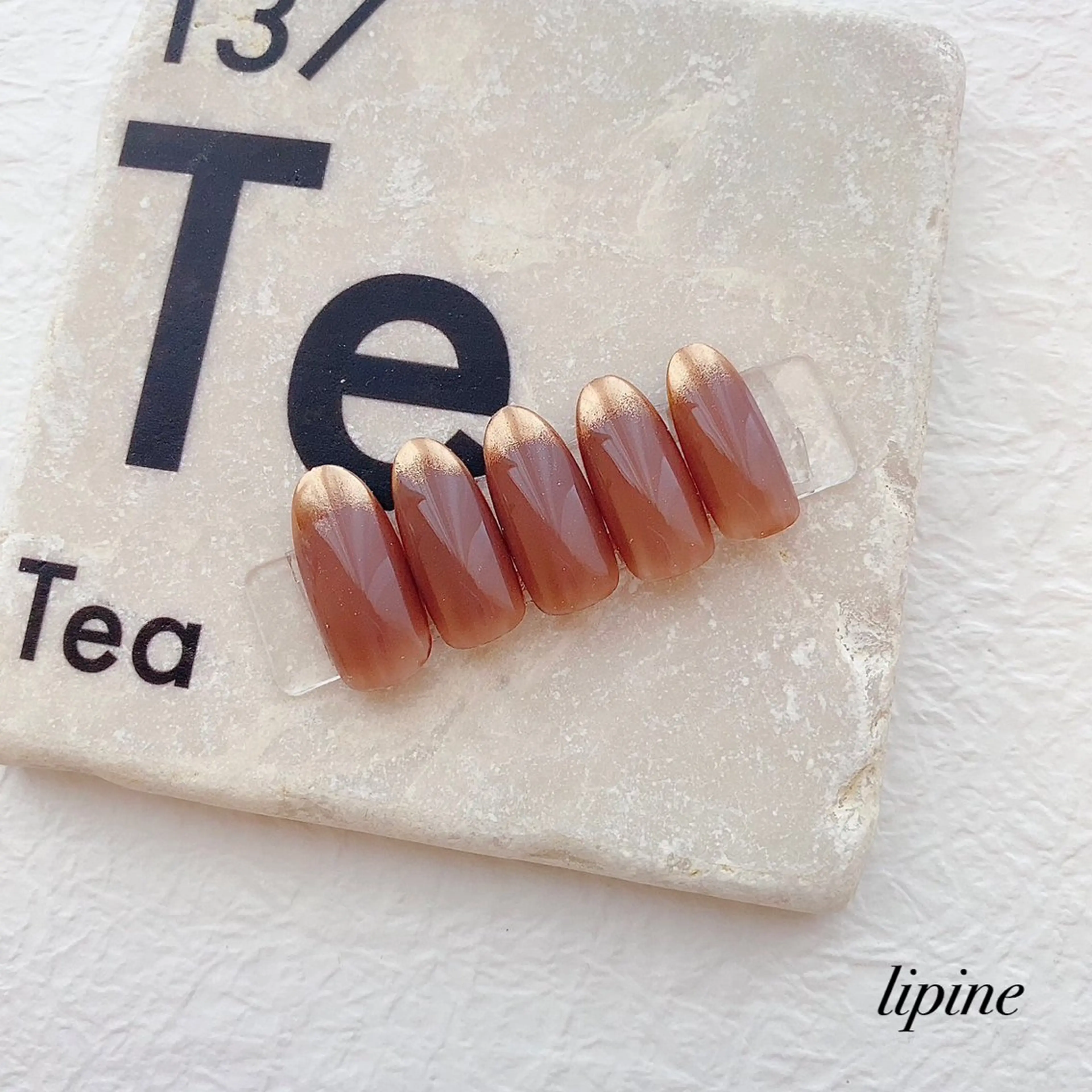 ネイル ミラーネイル ネイルサロン lipineのネイルデザイン