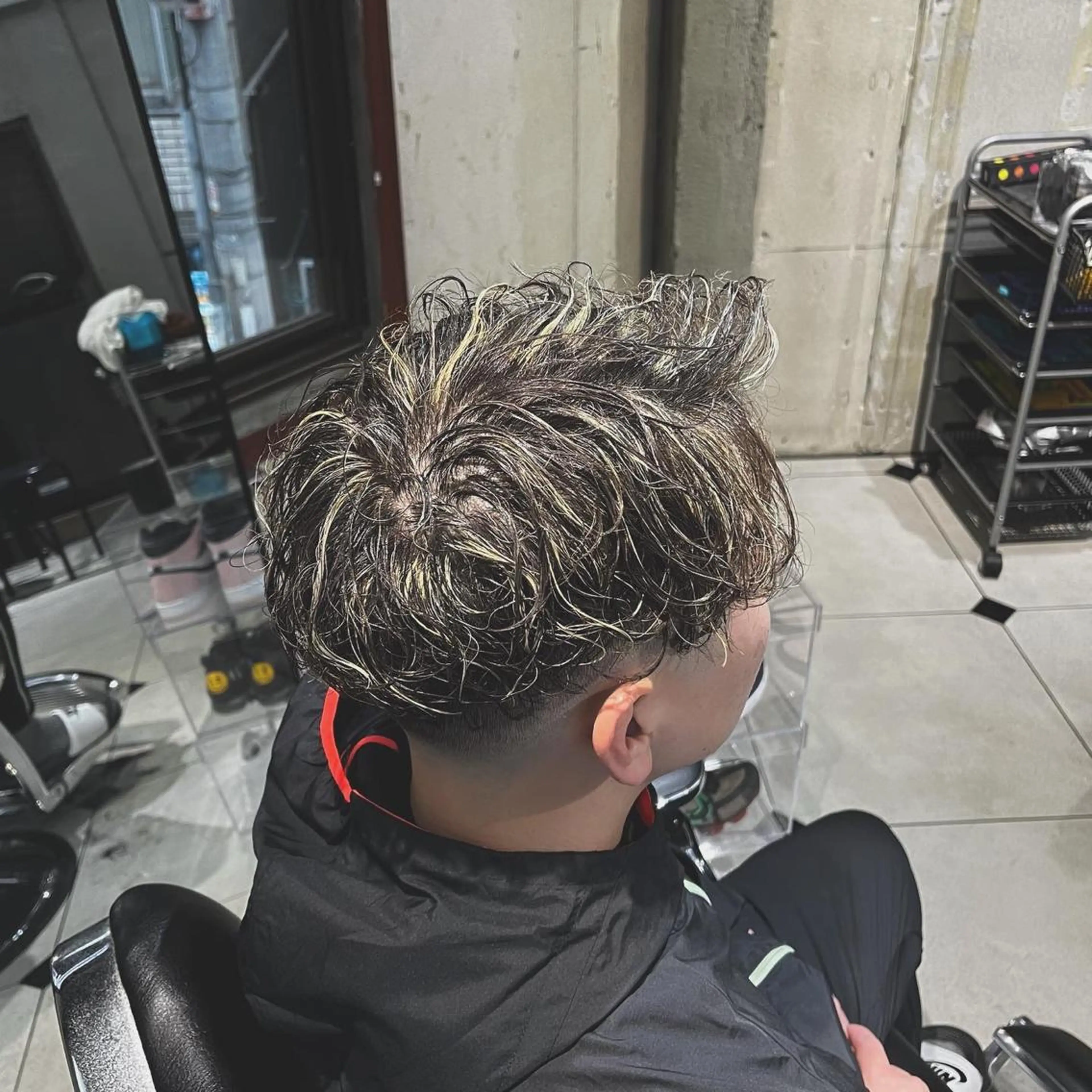 💈《minimo特別価格》💈シャンブロ、スタイリング込《デザインカット&ハイライトorメッシュ》の写真