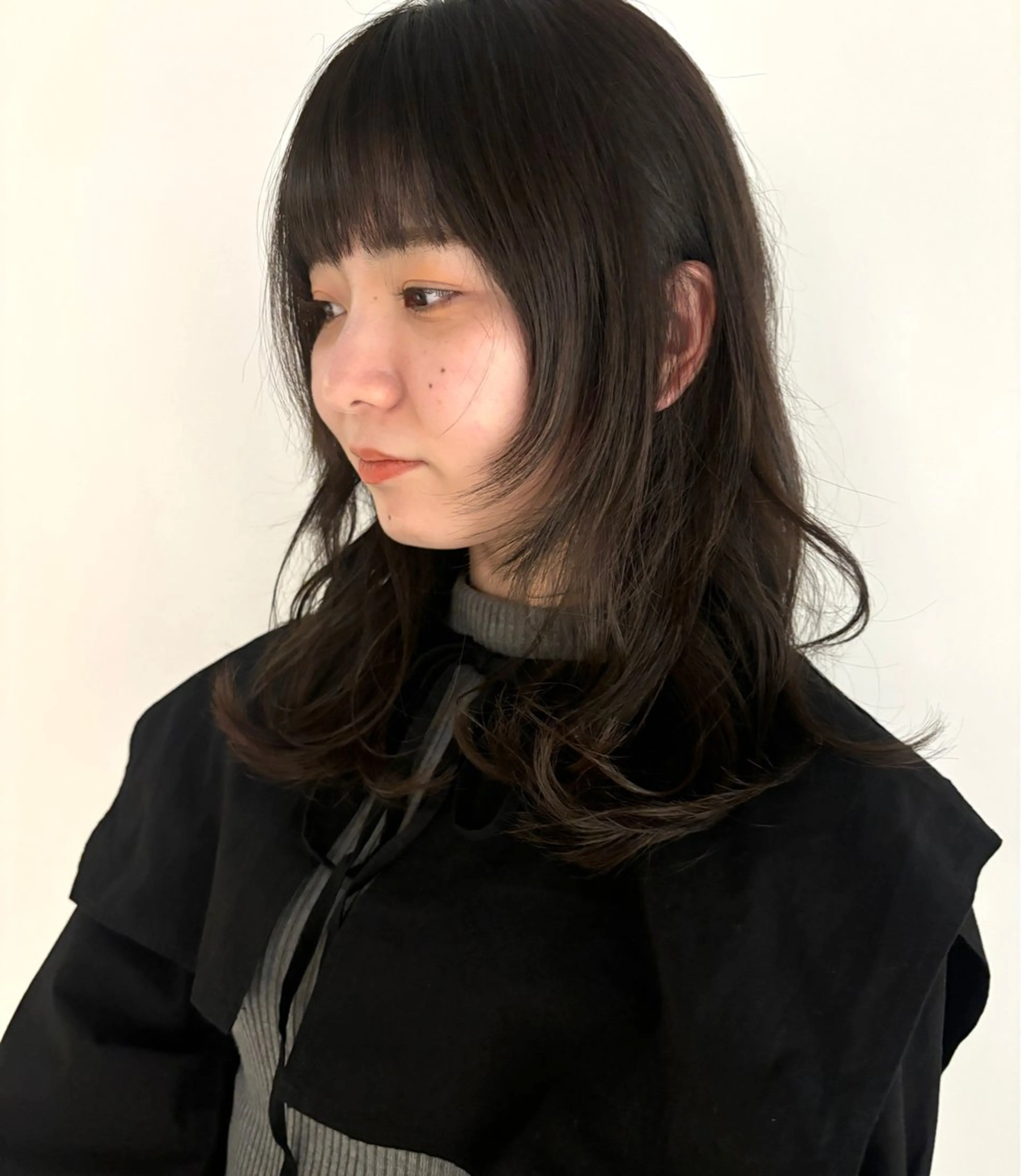 ミディアム カラー 透明感カラー グレージュ オレンジ レイヤーカット カット ヘアカラー トリートメント やまもと さえのヘアスタイル