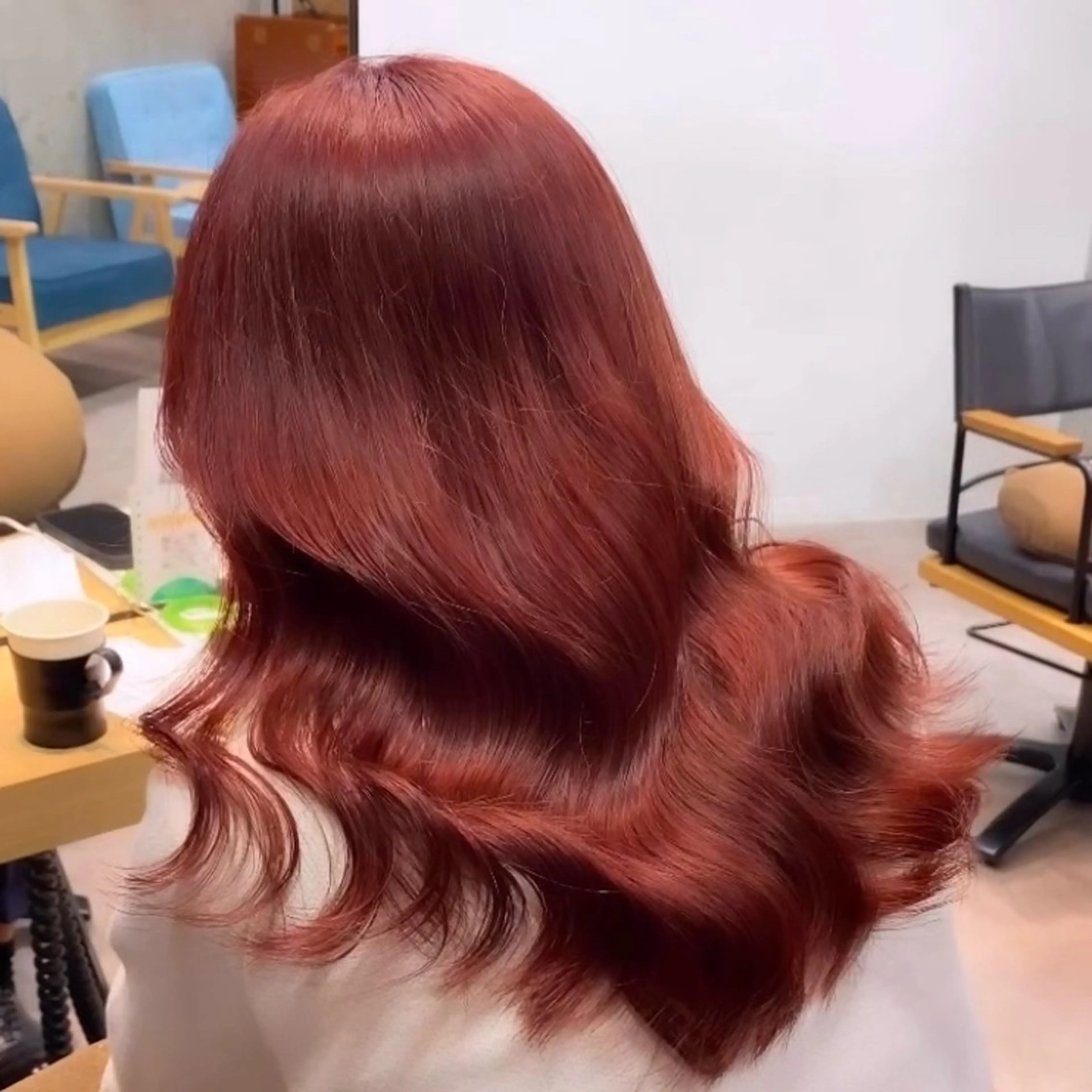 ロング カラー ブリーチ ダブルカラー ブリーチなしカラー ピンクカラー レッドカラー 艶暖色カラー🍒 縮毛矯正ほののヘアスタイル