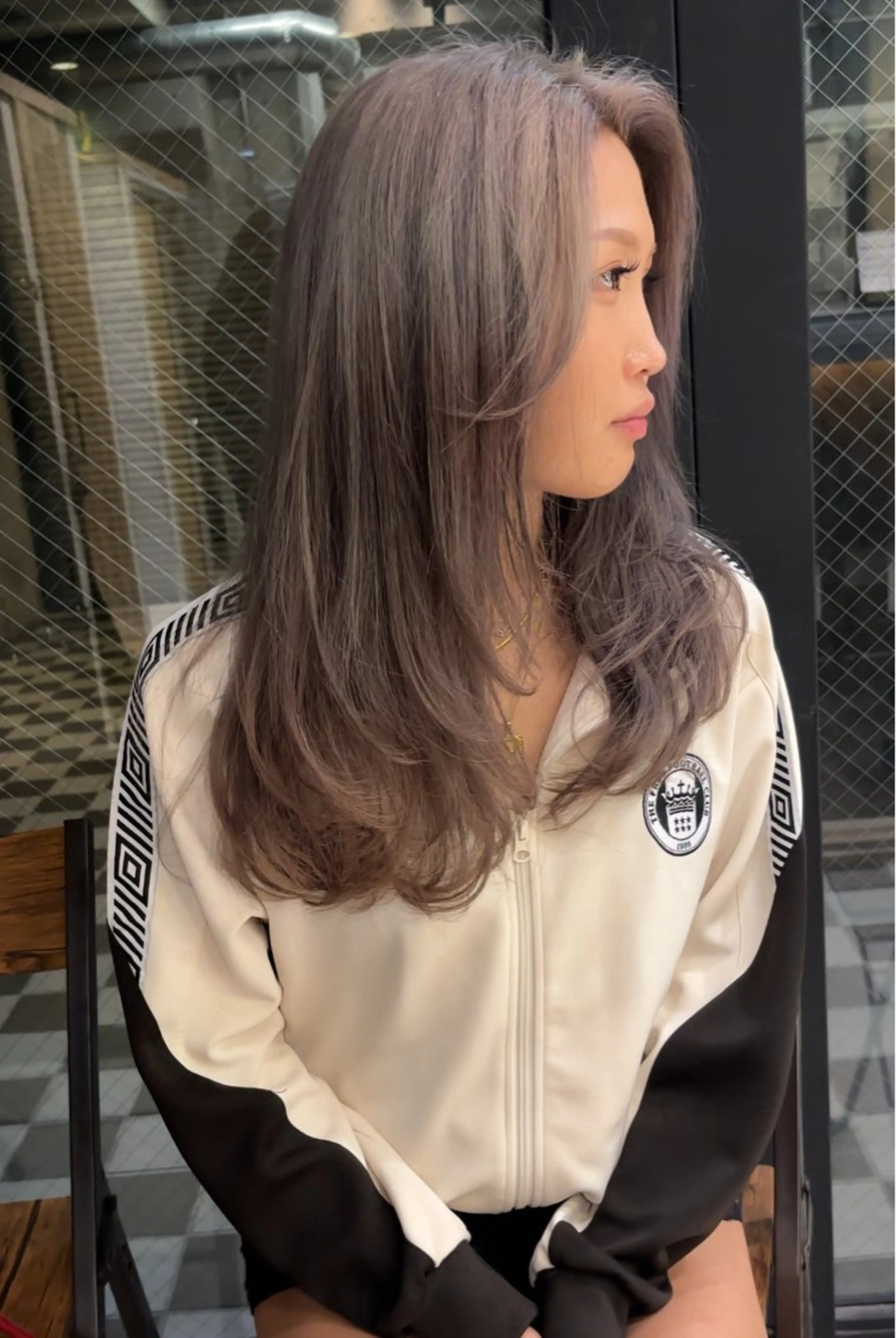 ロング ヘアカラー 🦋MAHO🦋 デザインカラーのヘアスタイル