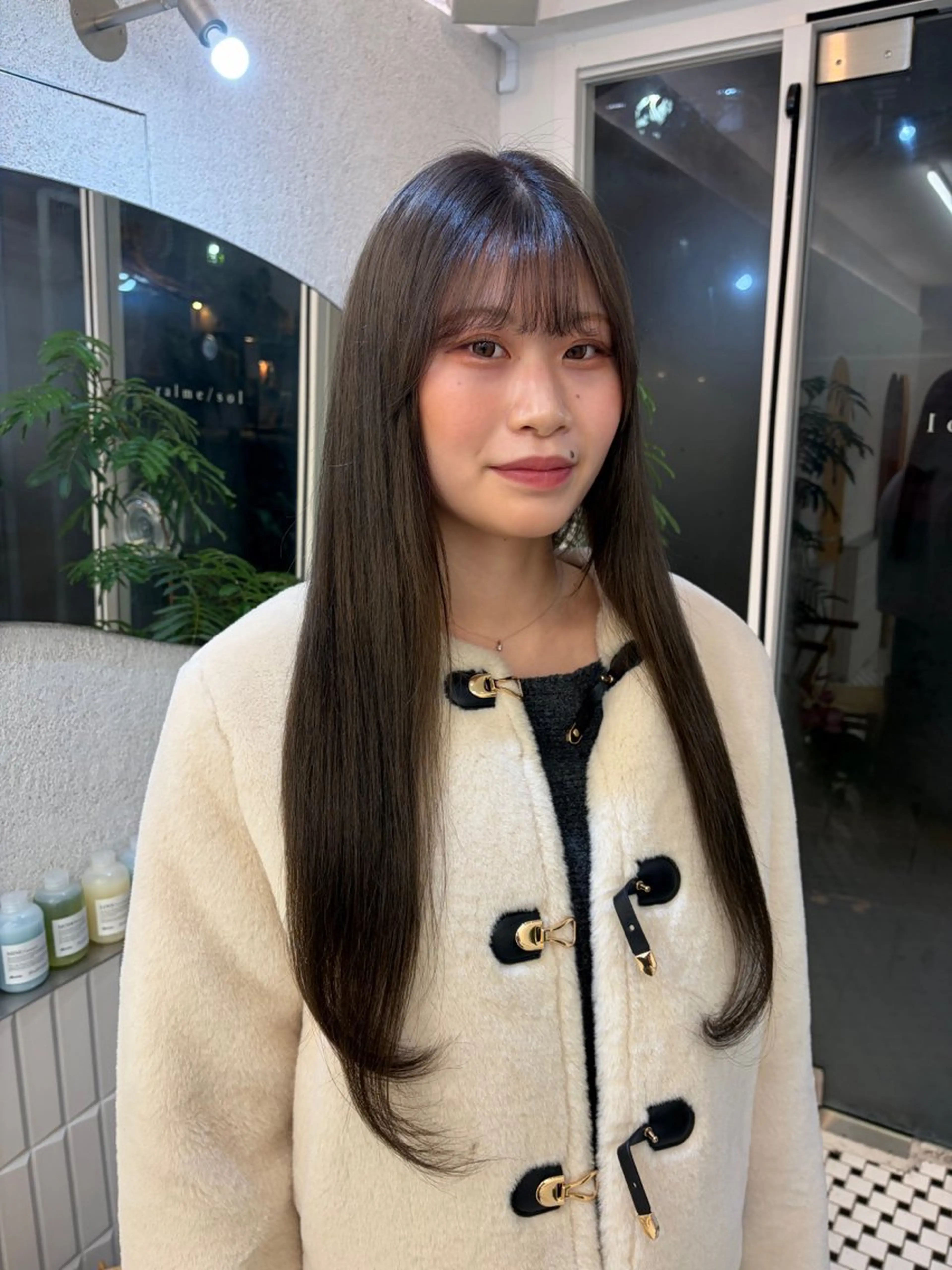 ロング ヘアカラー リン🔔ボブ cut ベージュカラー🤎のヘアスタイル