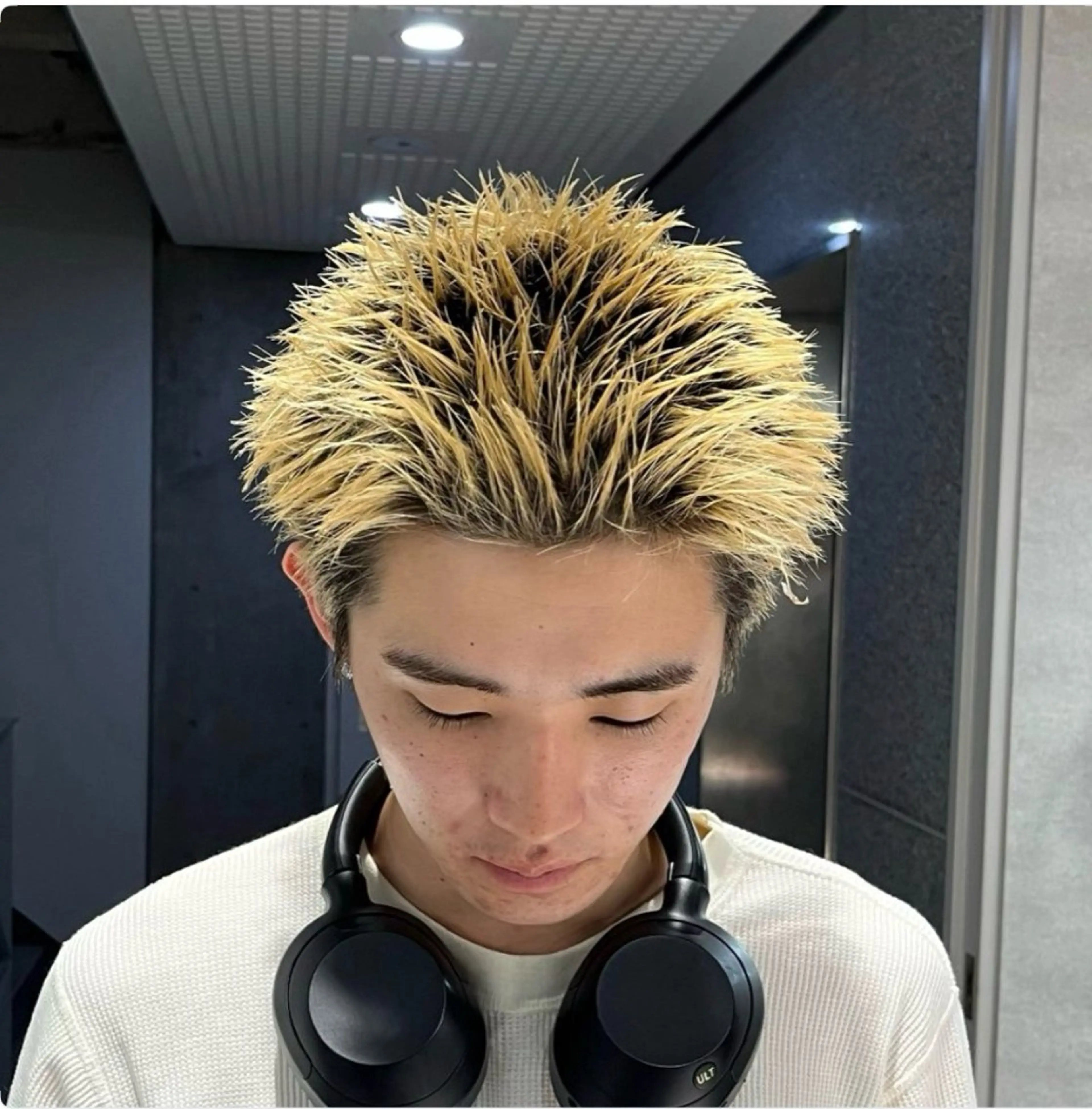 ショート カラー パーマ メンズ メンズハイトーン スパイキーショート ハイトーンカラー ショートヘア カット ヘアカラー 🔥スパイキー 特化🔥菊水皐暉🔥のヘアスタイル