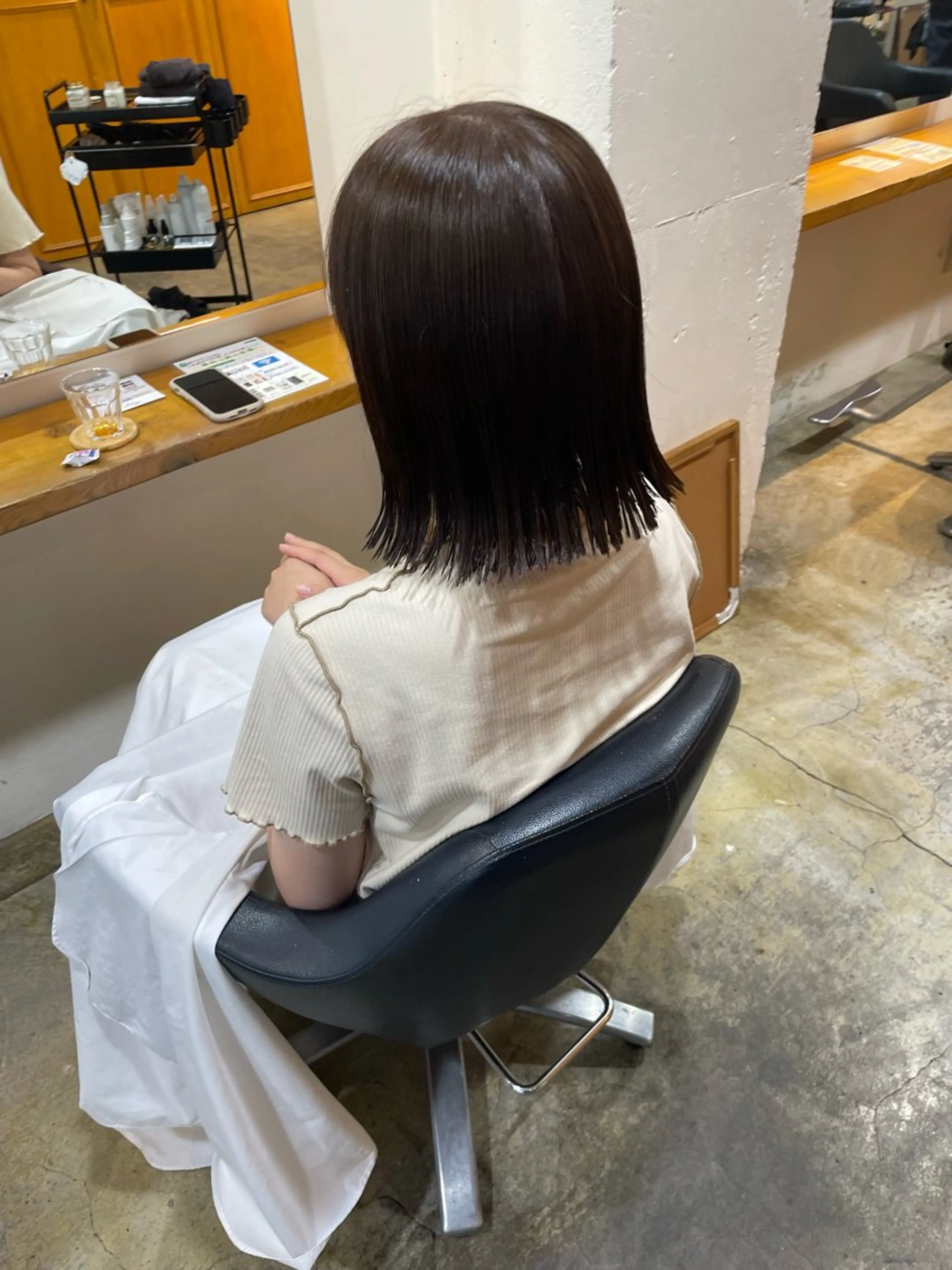 ミディアム カラー ベージュカラー オリーブベージュ MIOベージュカラー 柔らかいカラーのヘアスタイル