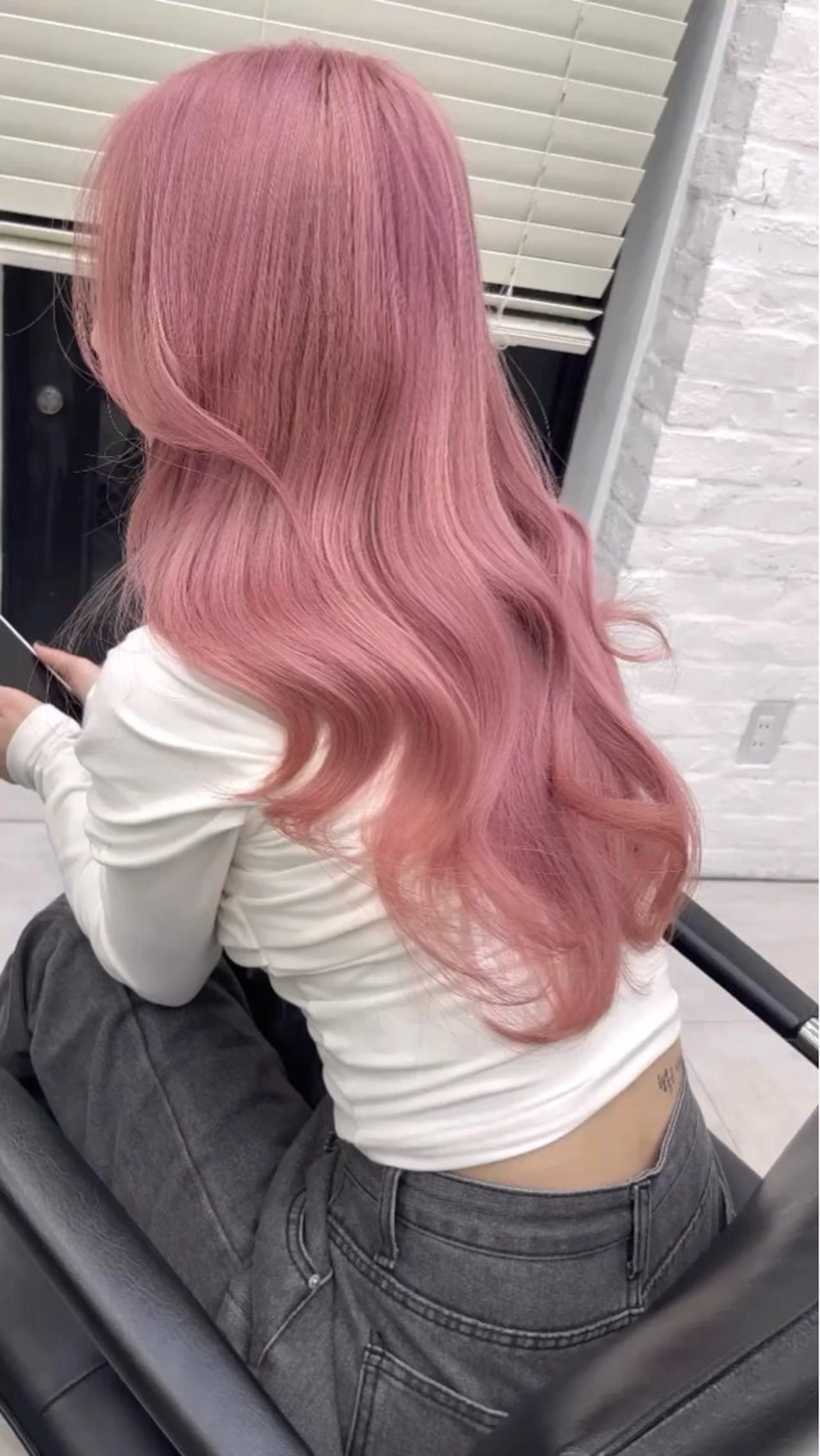 ロング カラー ヘアカラー トリートメント 高島大登/顔周り /ミルクティーのヘアスタイル
