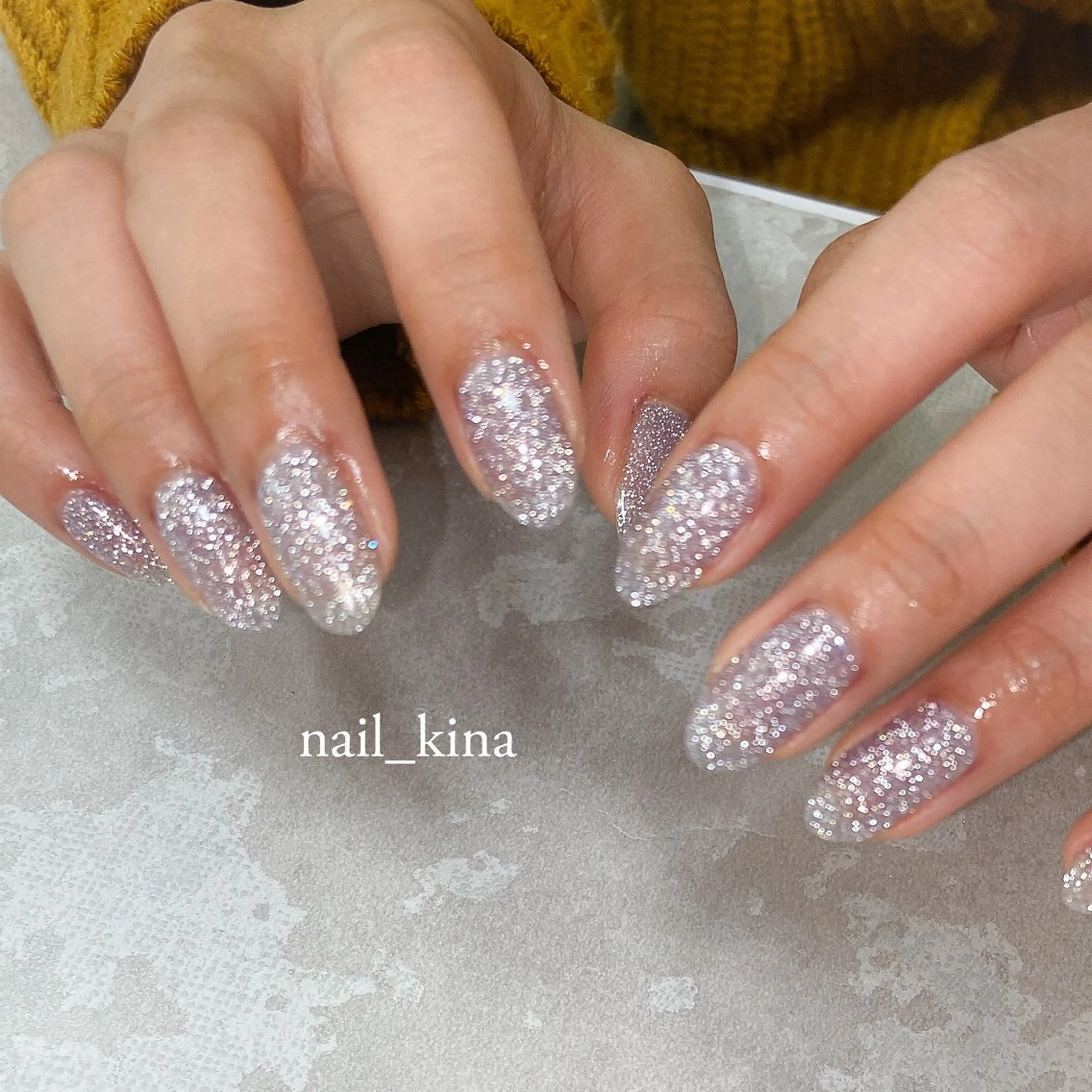 ネイル ブルー フラッシュネイル キラキラネイル ワンカラーネイル 冬ネイル ハンドネイル nail_ kinaのネイルデザイン