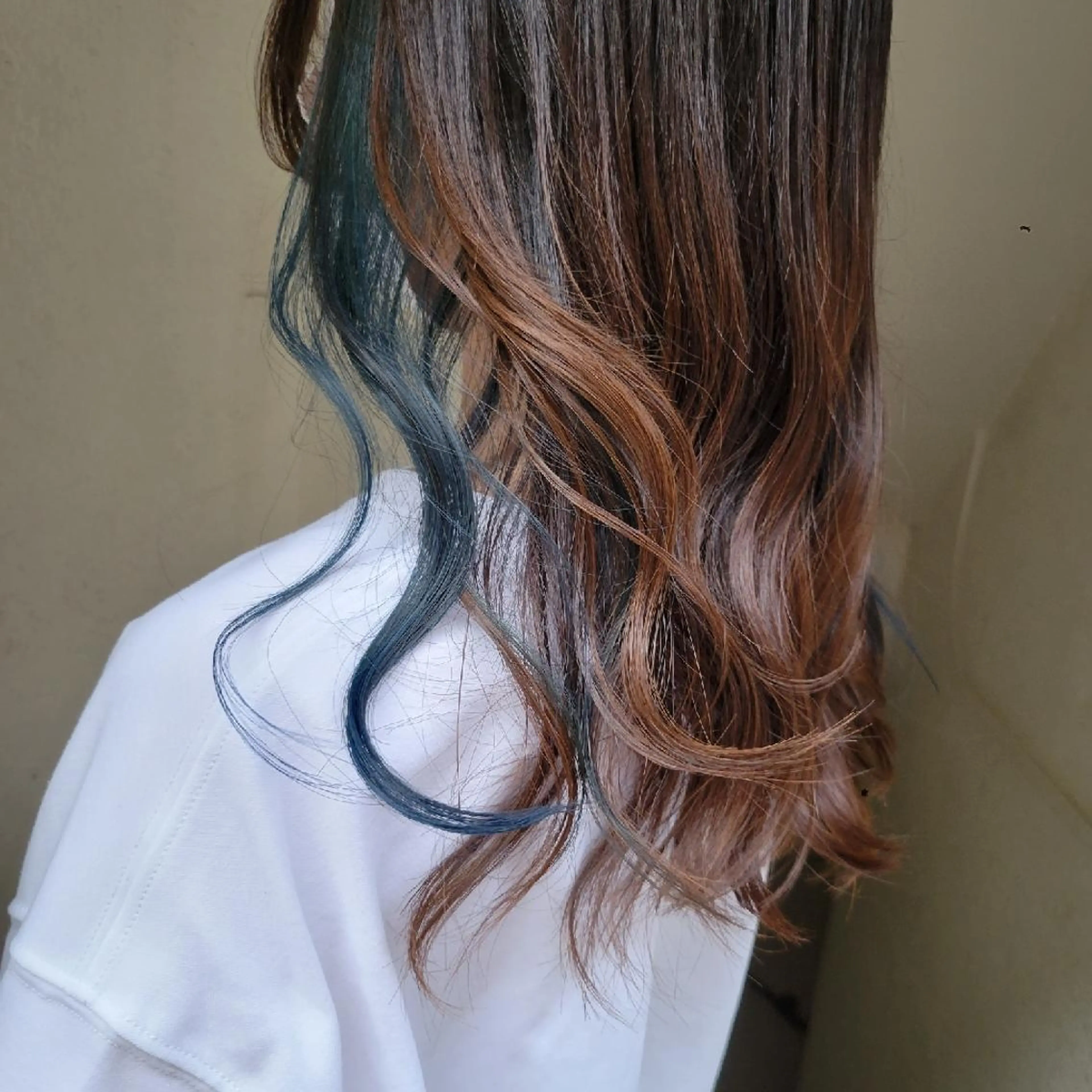 セミロング ヘアカラー トリートメント 🇰🇷透明感×ハイ トーン🌟tomoのヘアスタイル