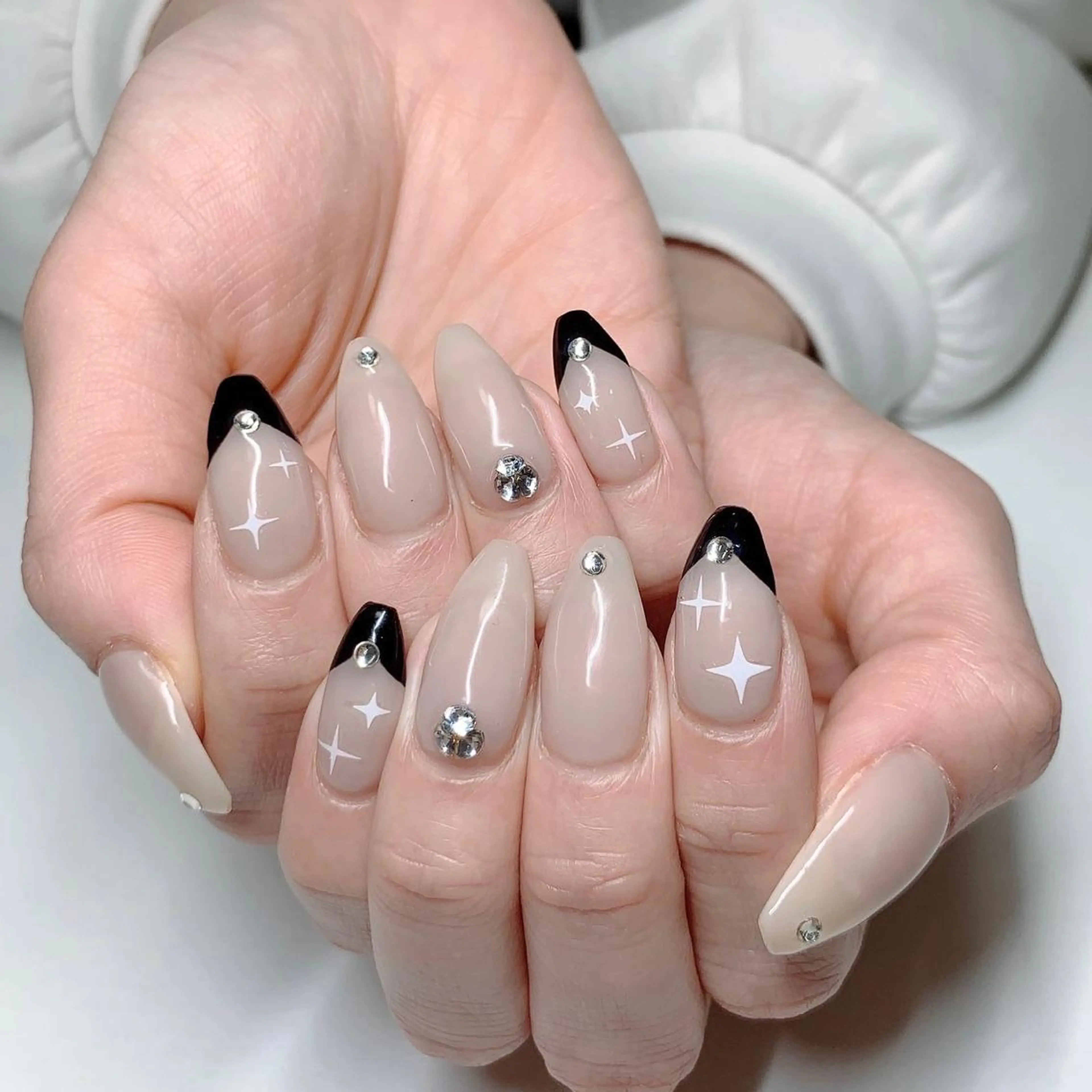 ネイル フレンチネイル ハンドネイル shark_nail Aのネイルデザイン