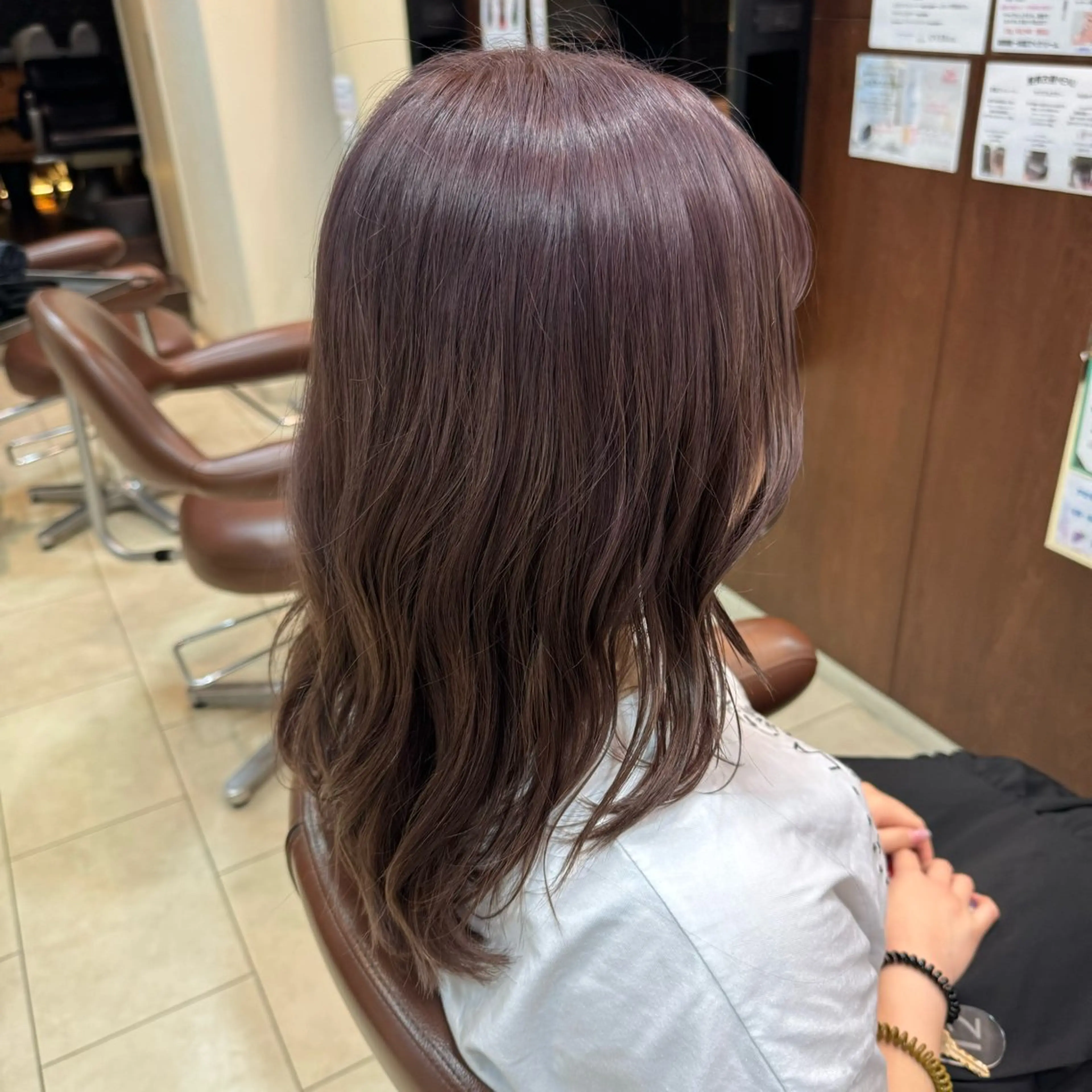セミロング カラー ヘアカラー 西村 亜弥のヘアスタイル