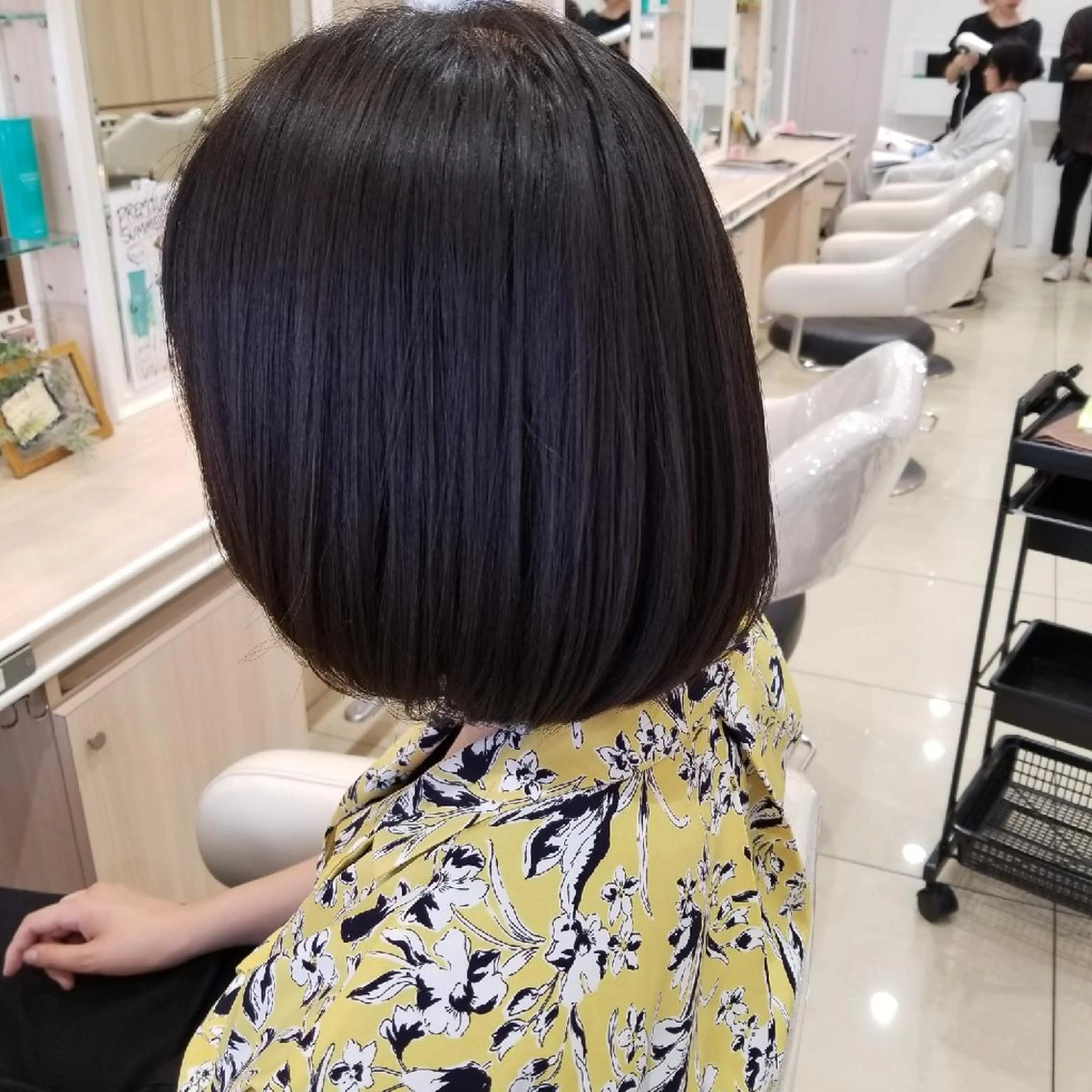 ミディアム 山内 佐江子のヘアスタイル