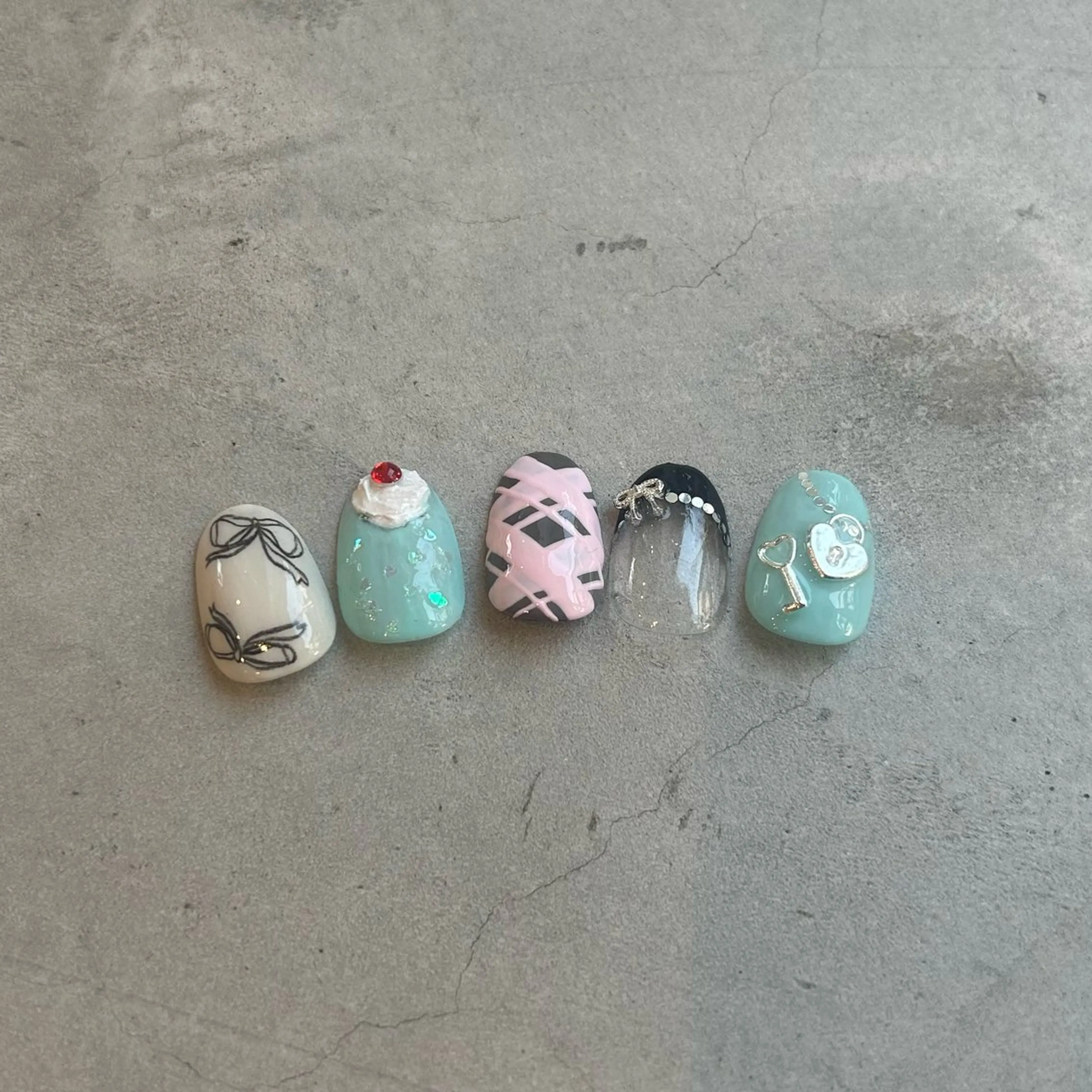 ネイル neo:i所属・neo:i 🎀Ayaのネイルデザイン