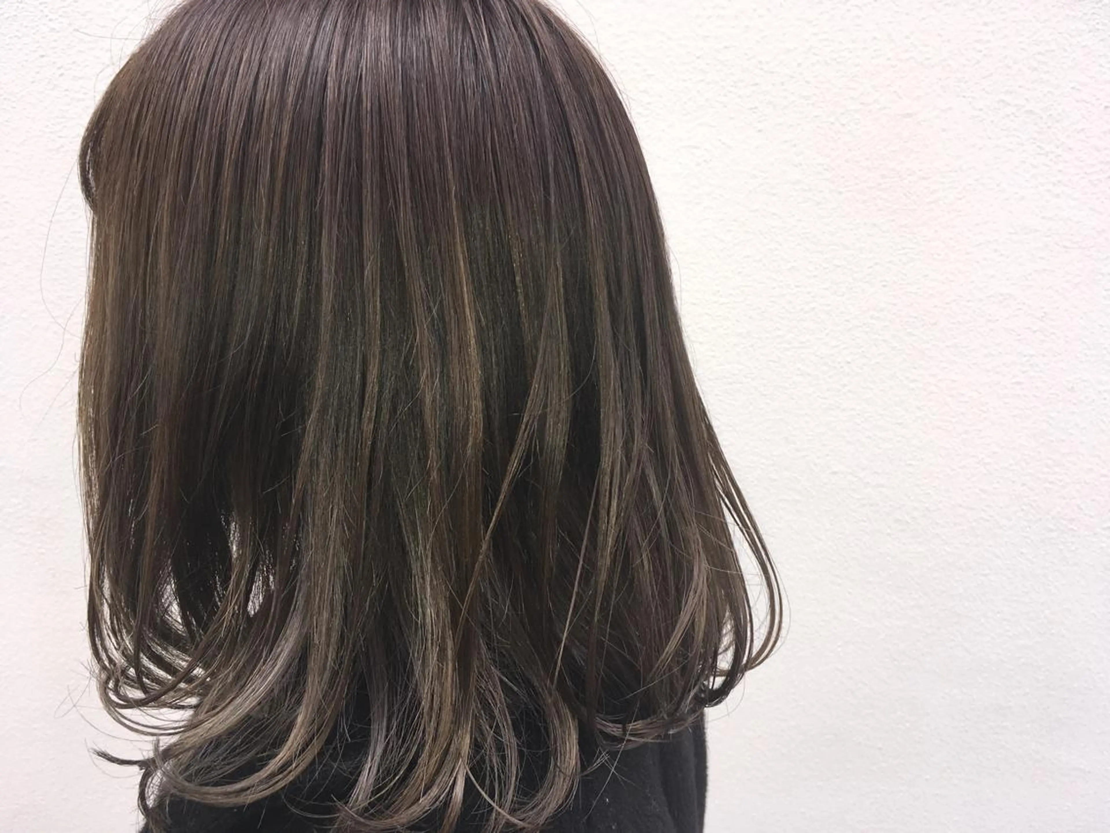 ミディアム カラー ハイライトカラー ハイライト Lagom なかだのヘアスタイル
