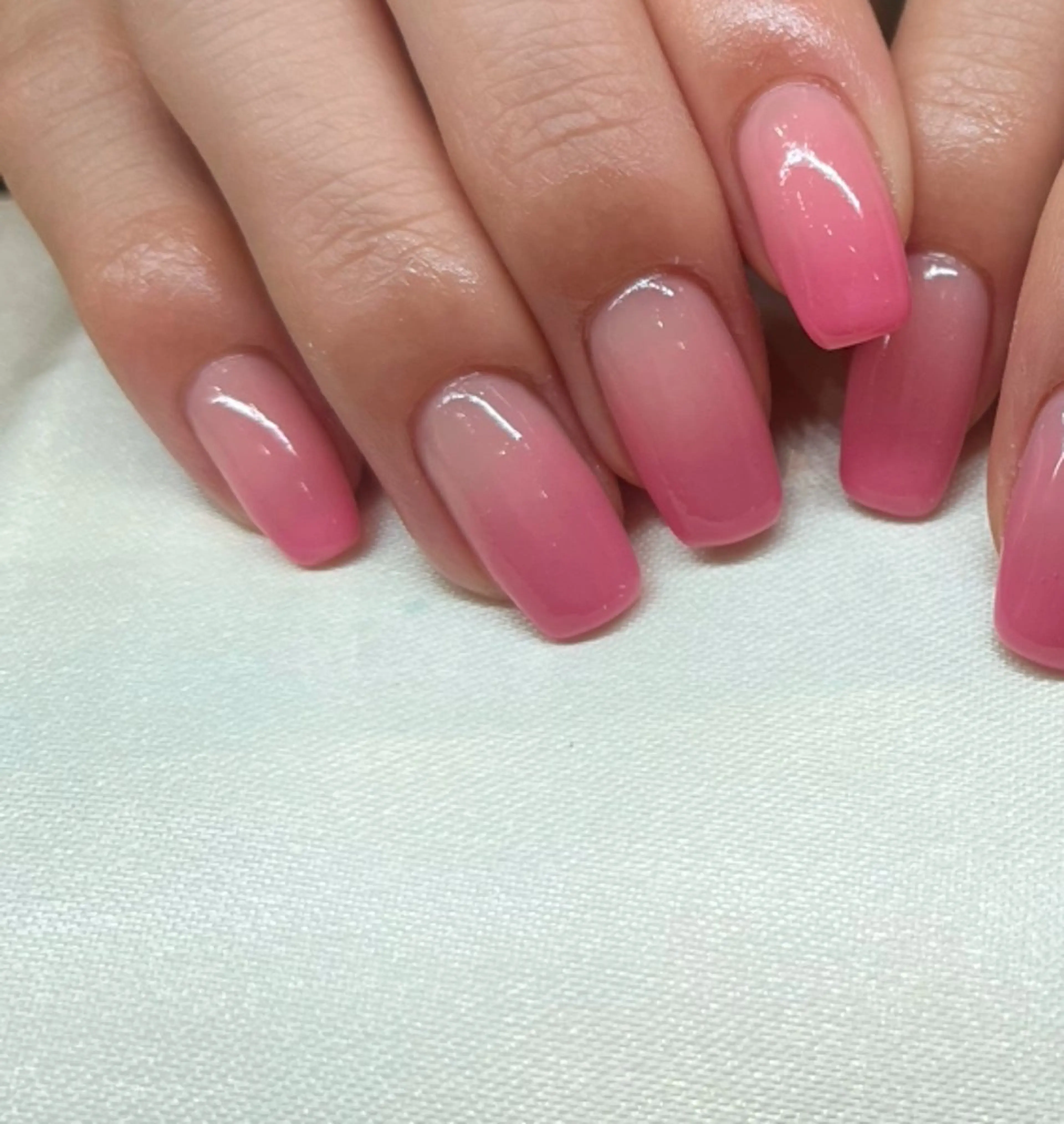 ネイル グラデーション ピンク 🎀Earth chihiro🤍のネイルデザイン