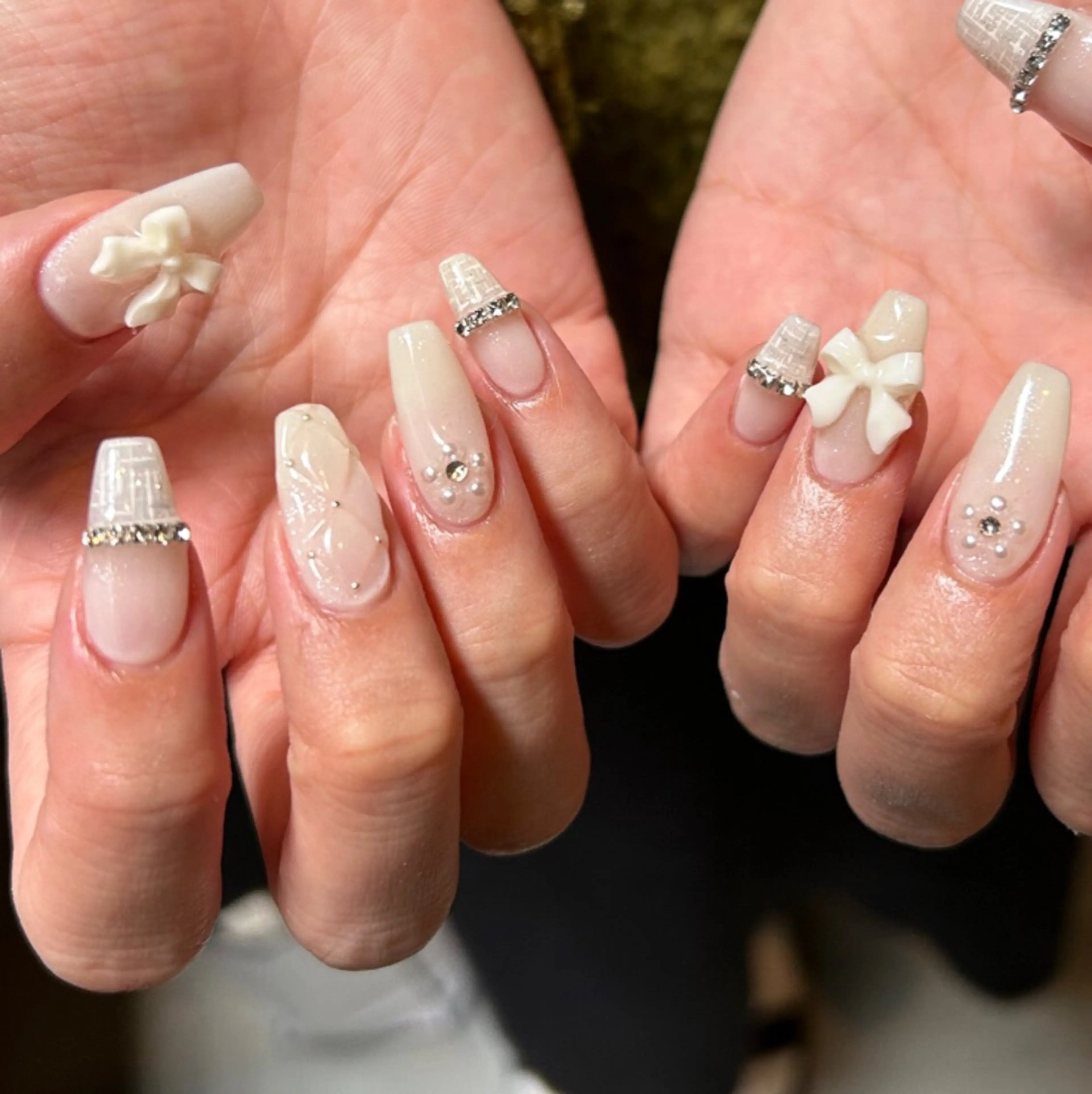 ネイル 長さ出し グラデーション キラキラネイル 韓国ネイル ラメ(グリッター) ハンドネイル ハンドケア Chisa Nail Studio所属・リ リのネイルデザイン