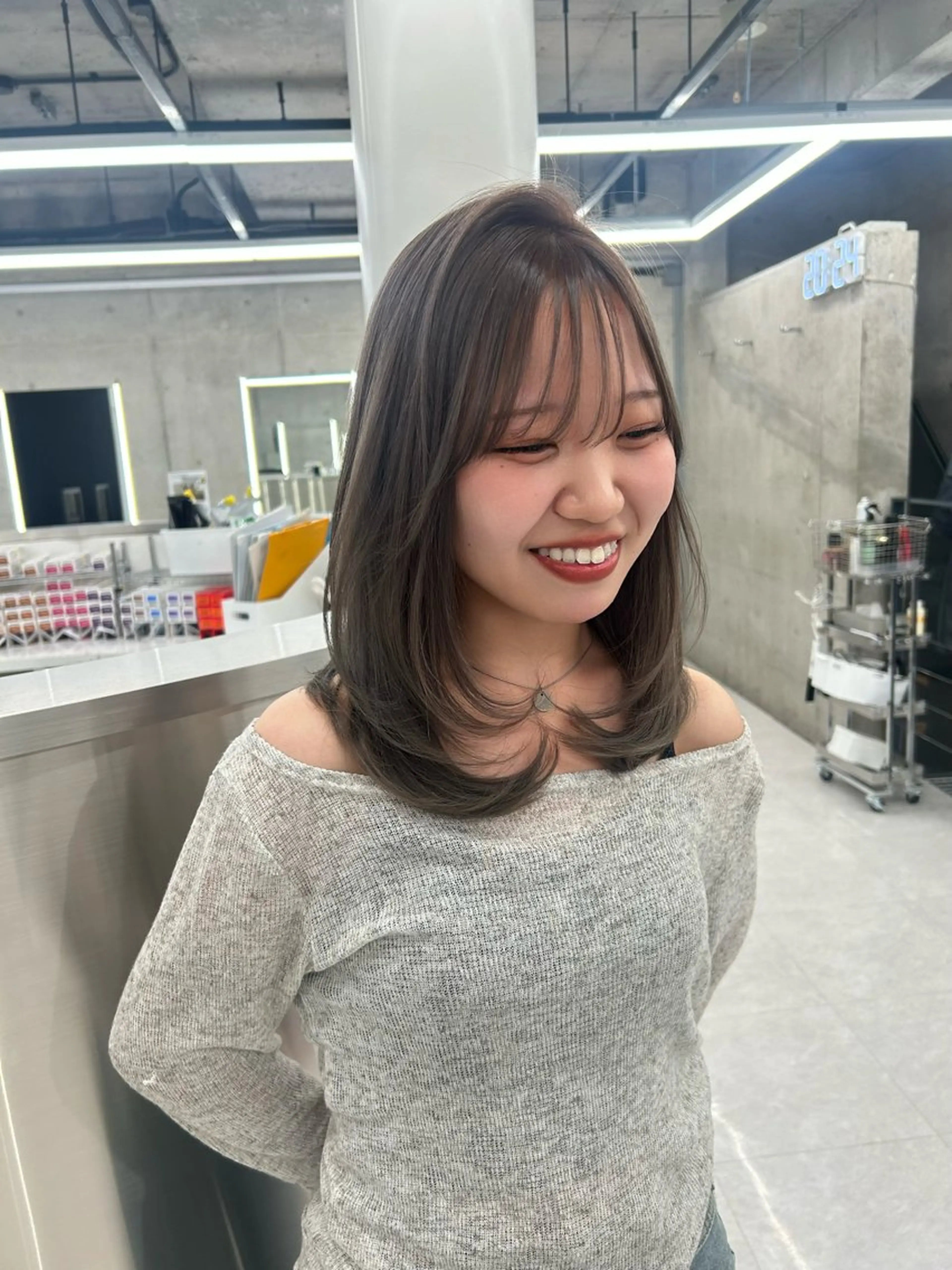 セミロング カラー ヘアカラー カラー/エクステ 🤍ルナのヘアスタイル