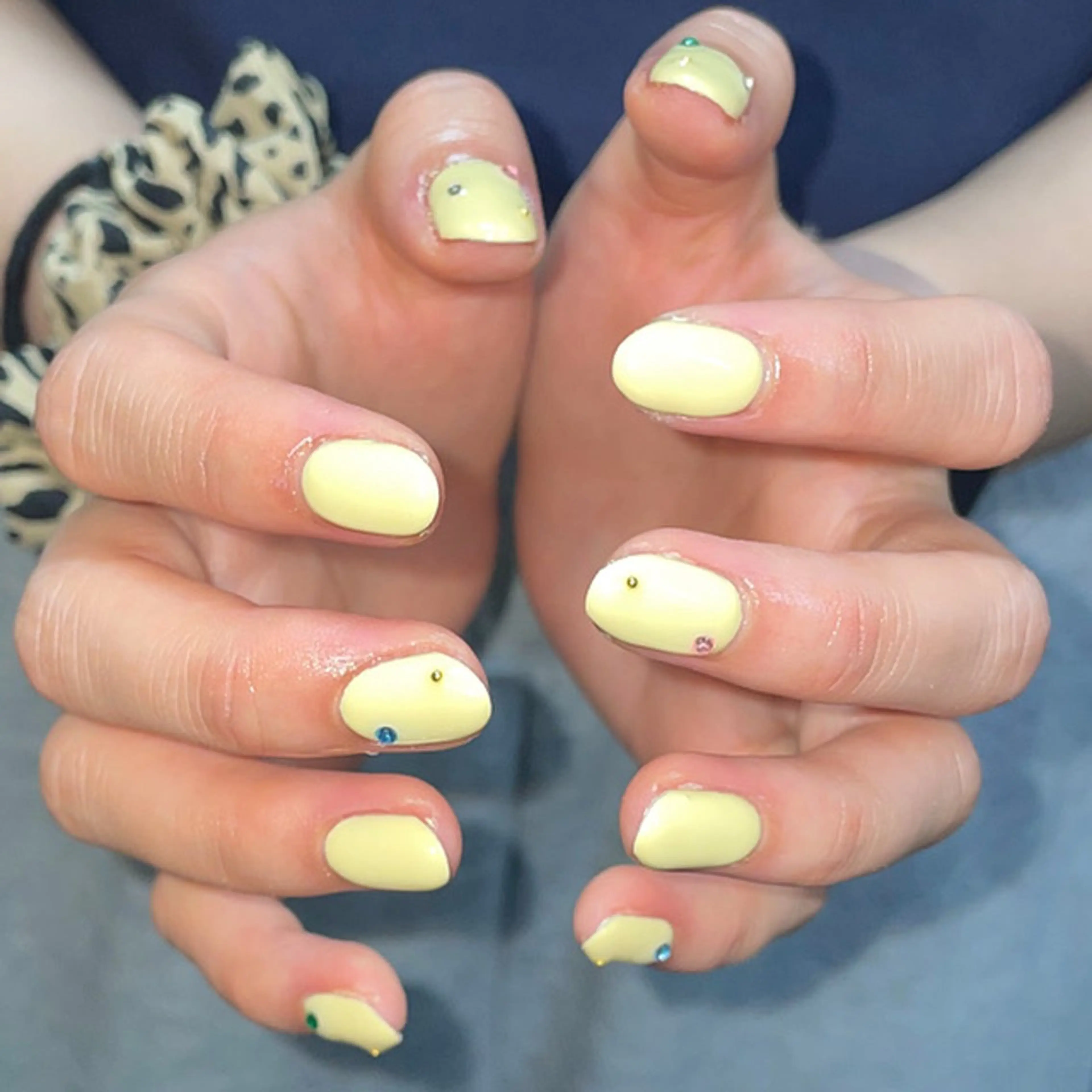 ネイル オフィスネイル ワンカラーネイル シンプルネイル 夏ネイル 黄色 ハンドネイル ハンドケア 🎀NAIL🎀 AI🪄︎︎◝✩のネイルデザイン