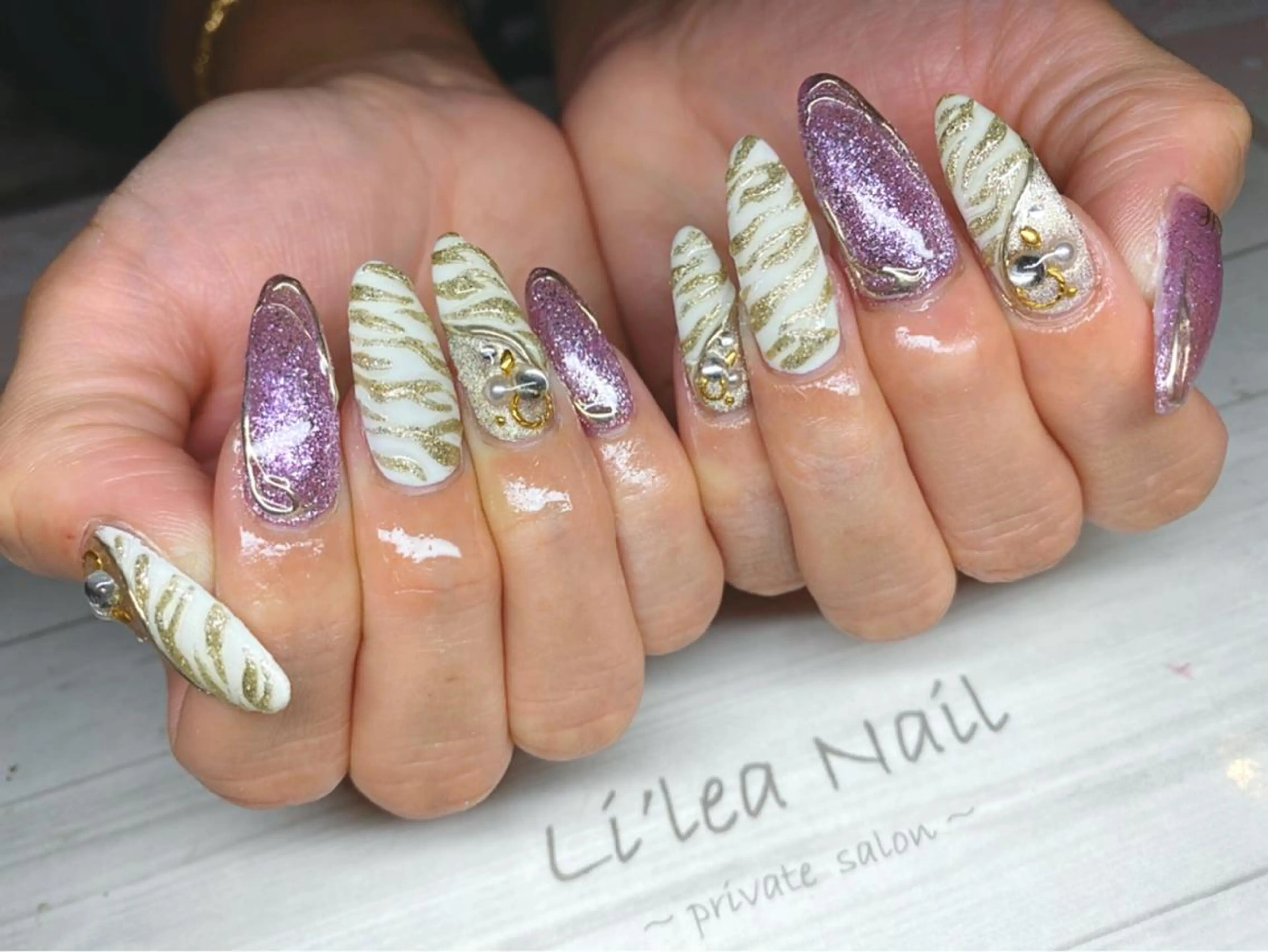 ネイル Li'leaNail AINAのネイルデザイン