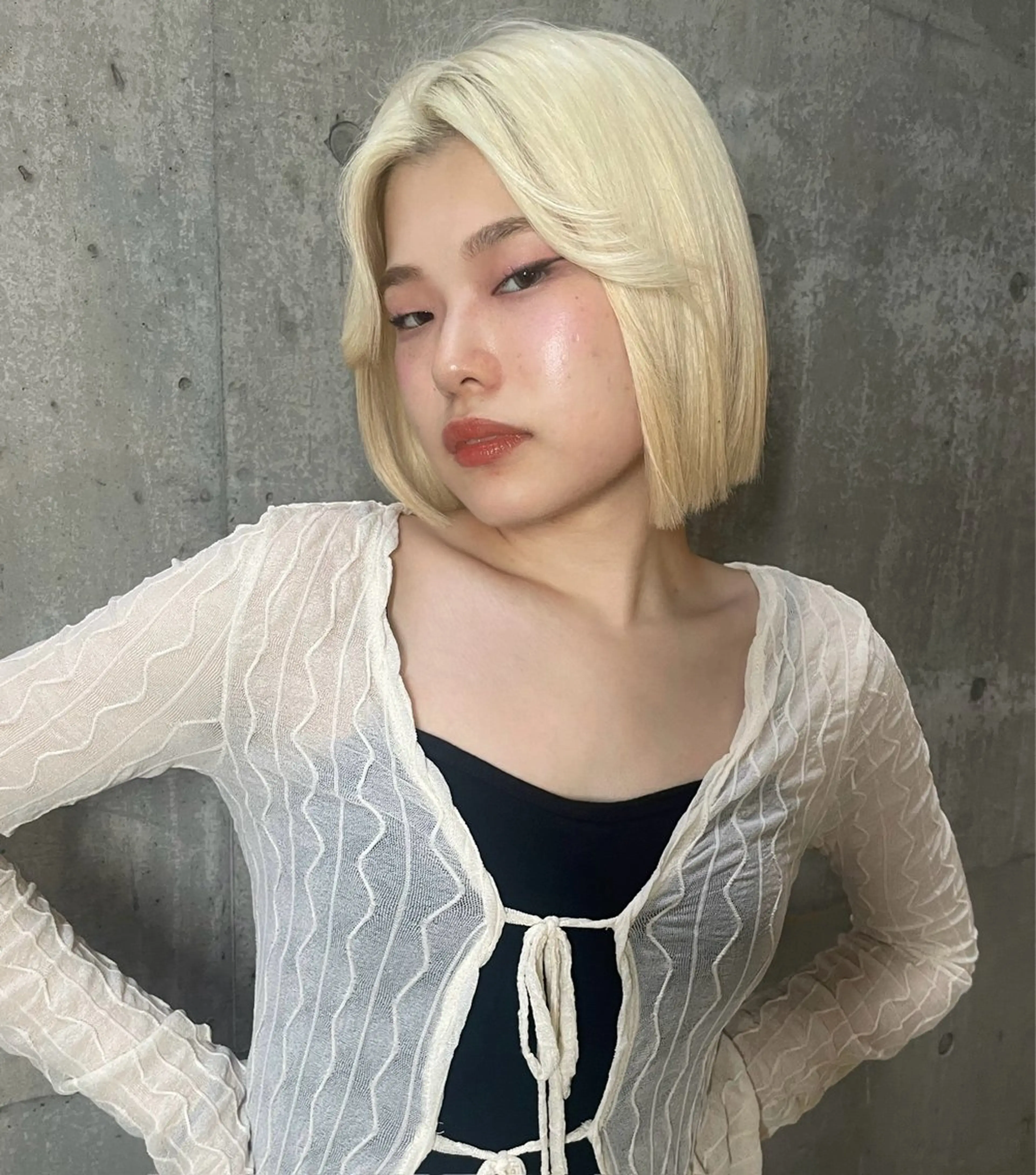ショート カラー アッシュ ベージュカラー ブリーチ 透明感カラー ダブルカラー カット ヘアカラー レイヤー /髪質改善/ariのヘアスタイル