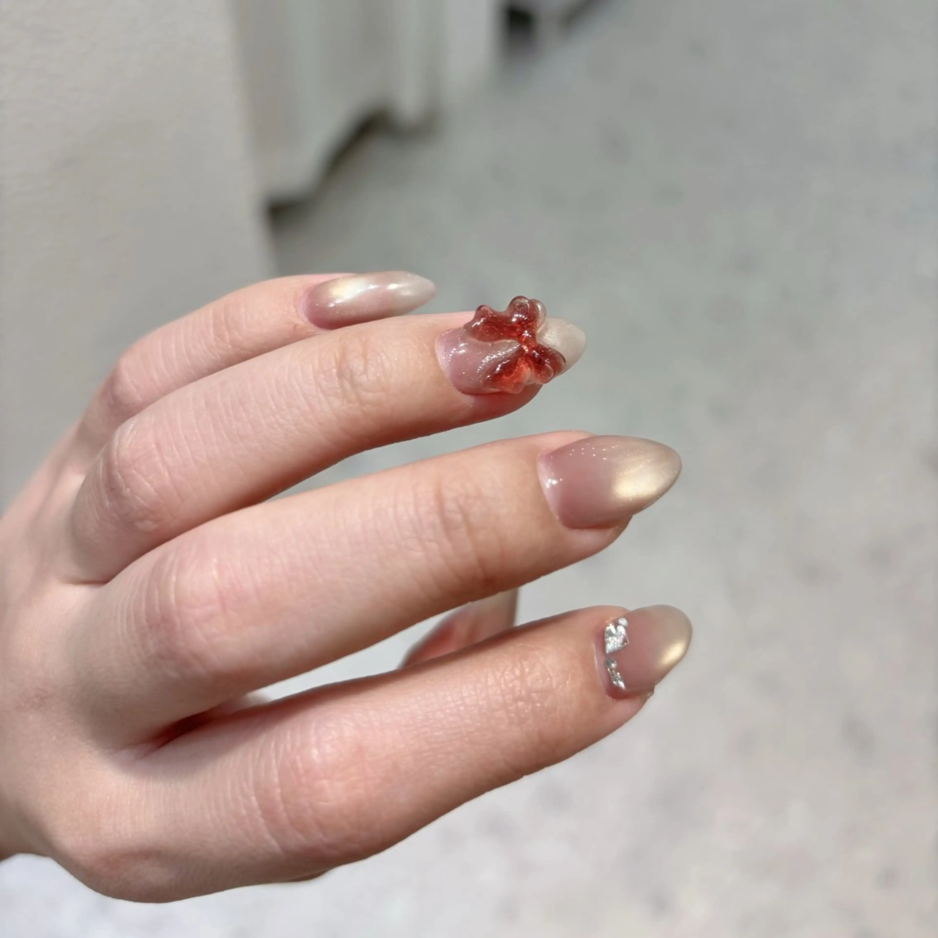 ネイル アートネイル 氷ネイル・うるうるネイル マグネットネイル ビー玉ネイル おそろいネイル ハンドネイル 🩰ミキ/韓国♡ girlyネイル🩰のネイルデザイン