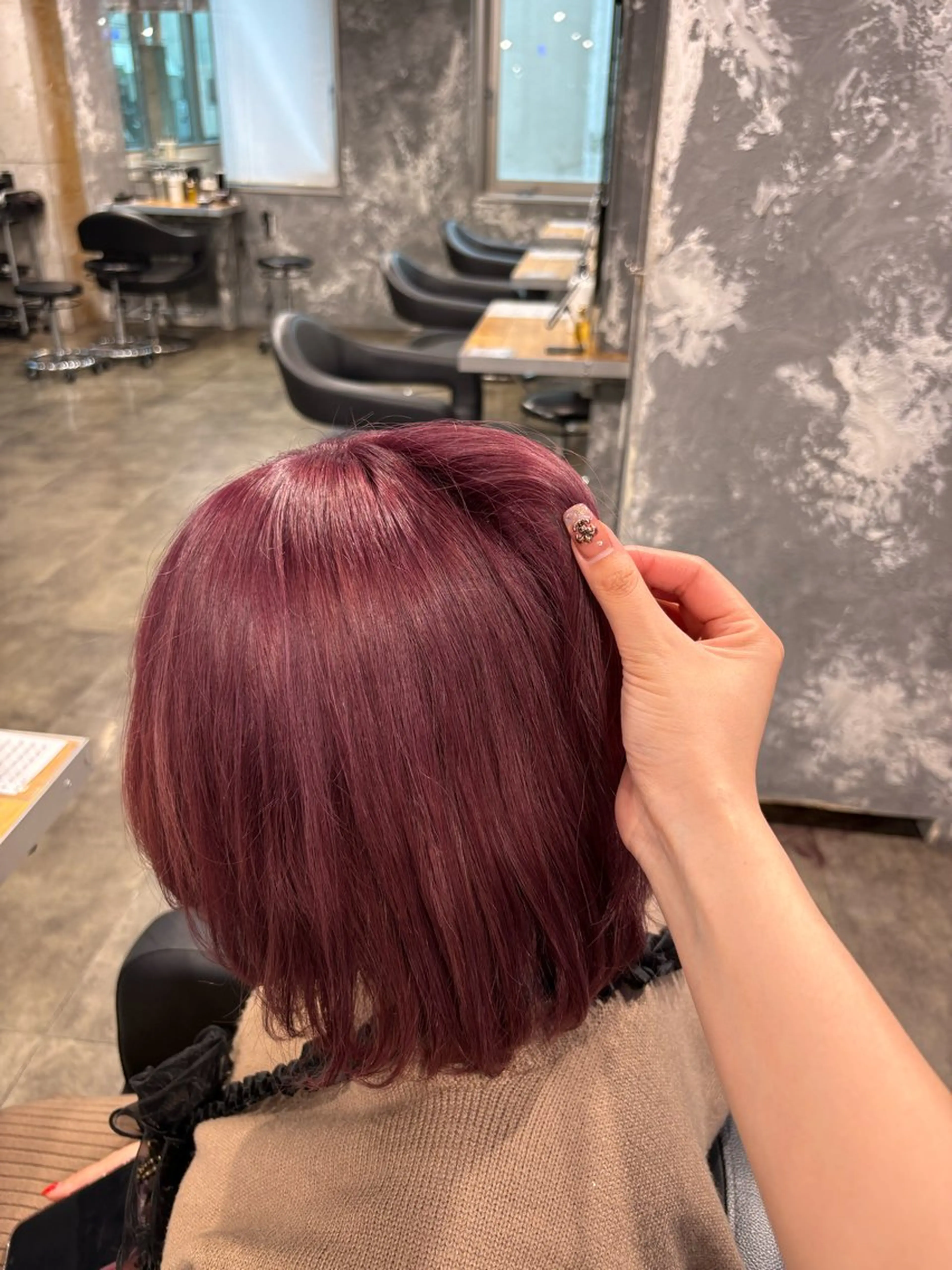 セミロング カラー ヘアカラー ハイトーンブロンド 横浜💞ミオのヘアスタイル