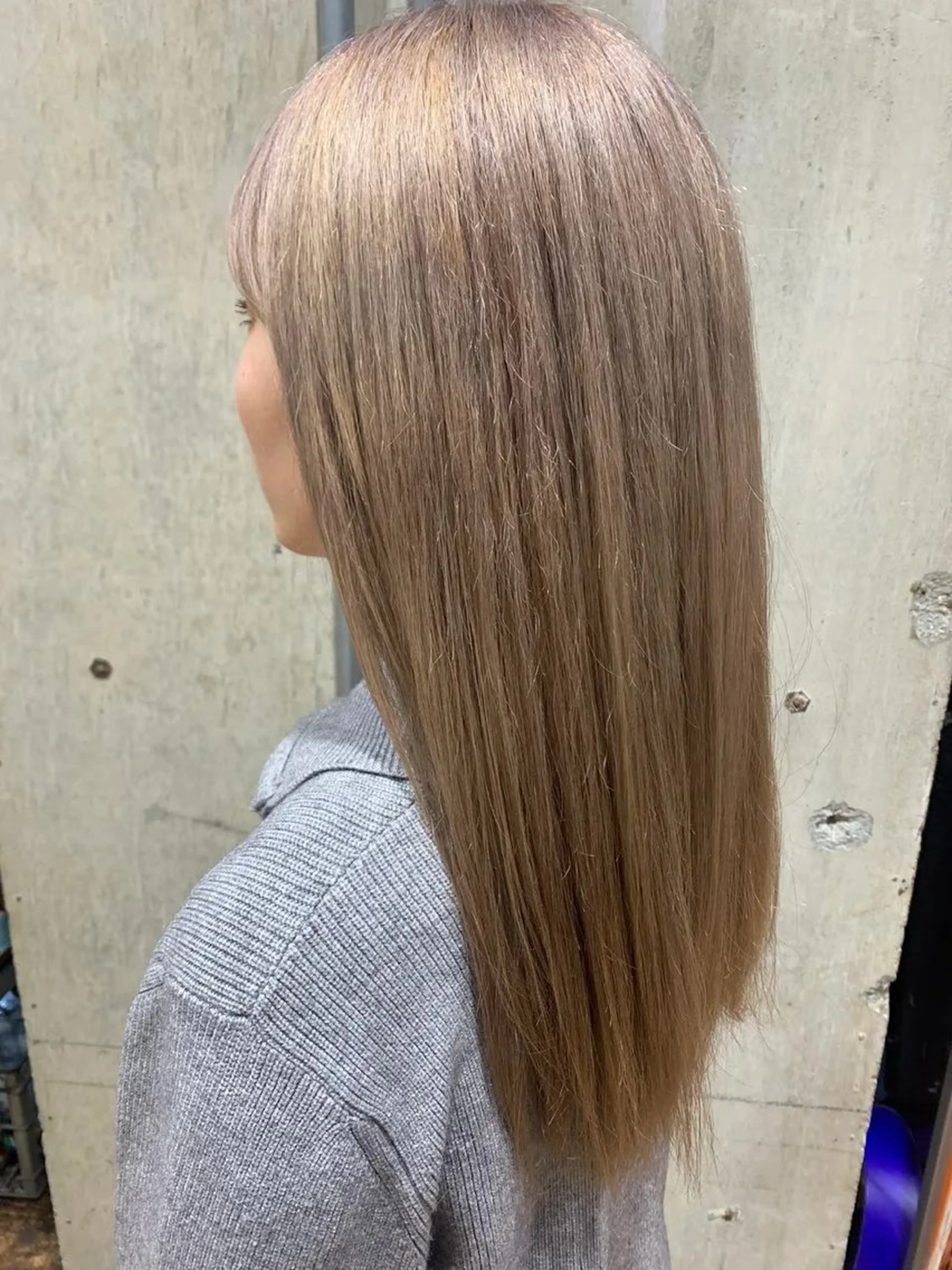 ミディアム カラー ブリーチ ワタナベ アオイのヘアスタイル
