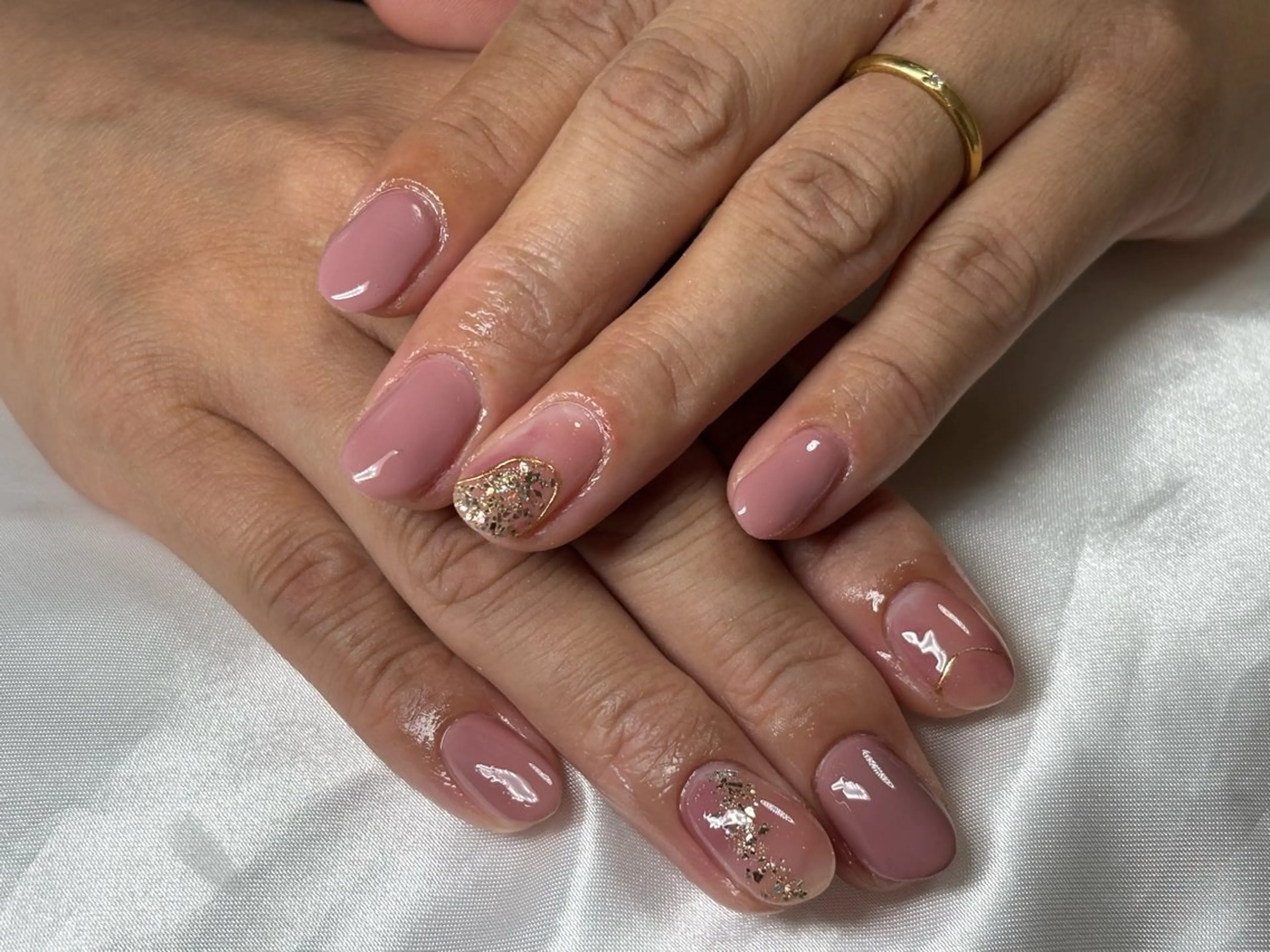 【ハンドモデル💅】ニュアンス4本アート✨ご新規様オフ無料💕の写真