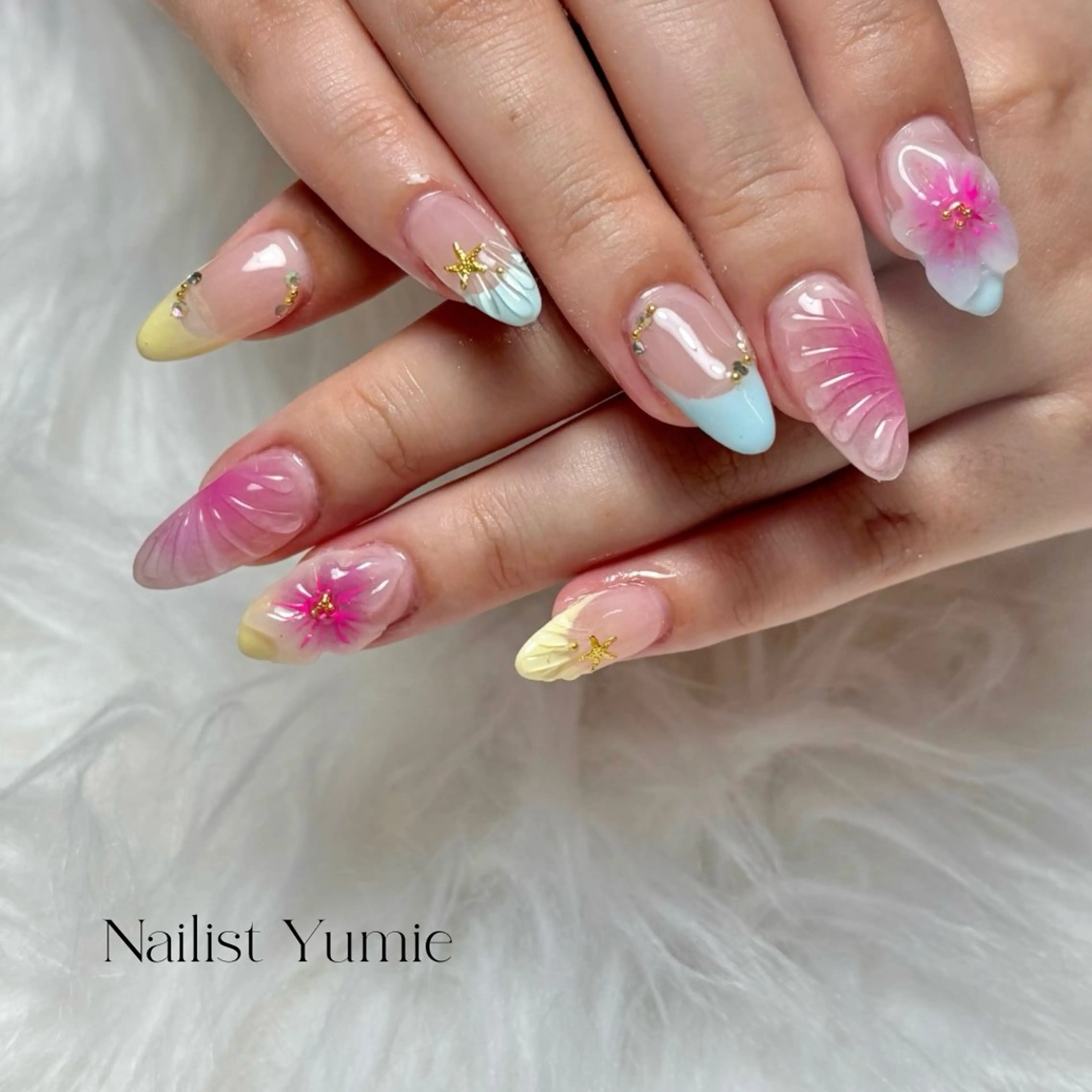 ネイル フラワーネイル ハンドネイル Setsalon Churaku Nailist Yumie所属・【沖縄市安慶田】 🤍Yumieのネイルデザイン