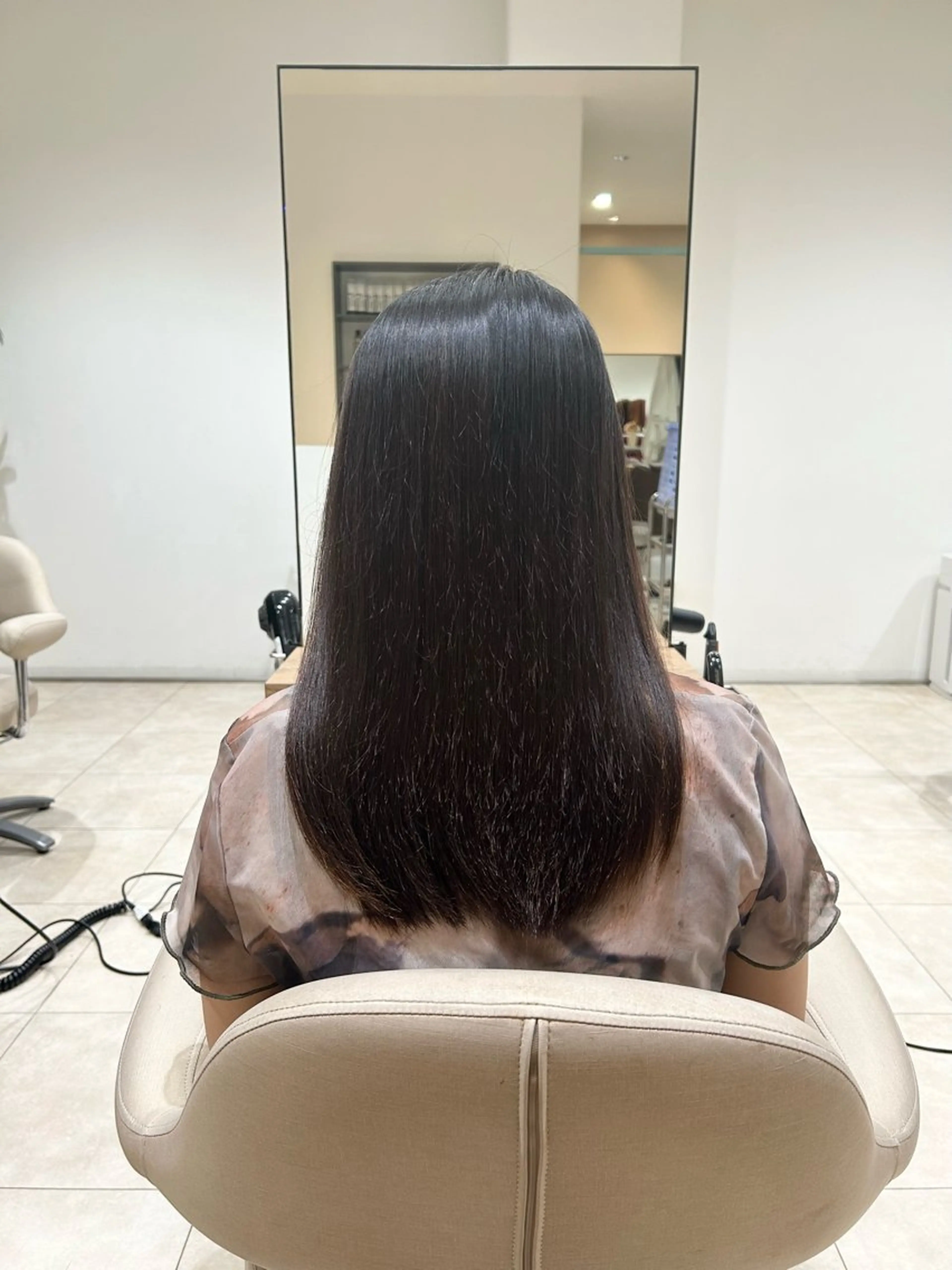 ロング 縮毛矯正 トリートメント タナカ レイヤのヘアスタイル