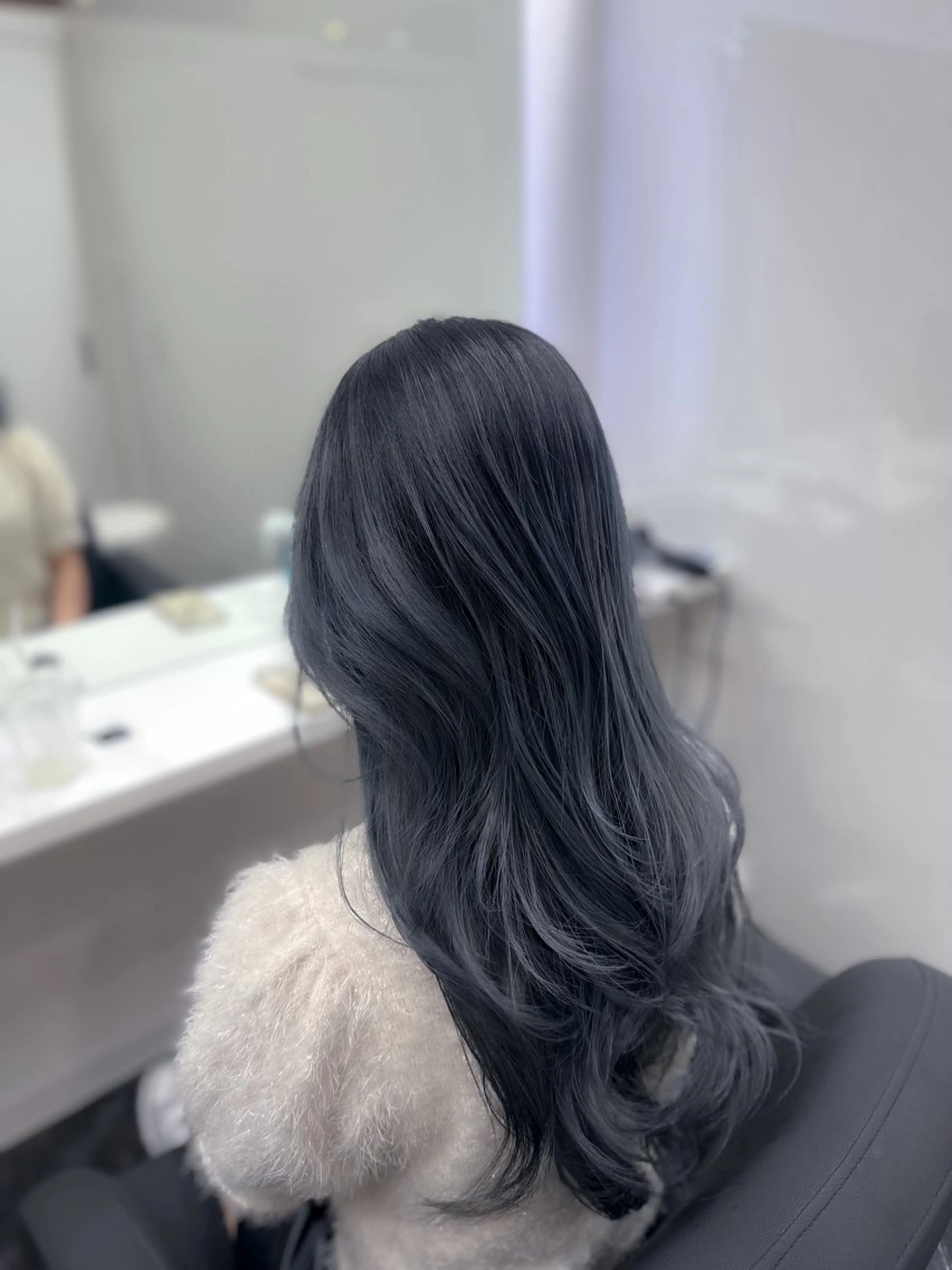 セミロング カラー ヘアカラー トリートメント reco所属・ウルフ&レイヤー特化 まとまる美髪矯正のヘアスタイル