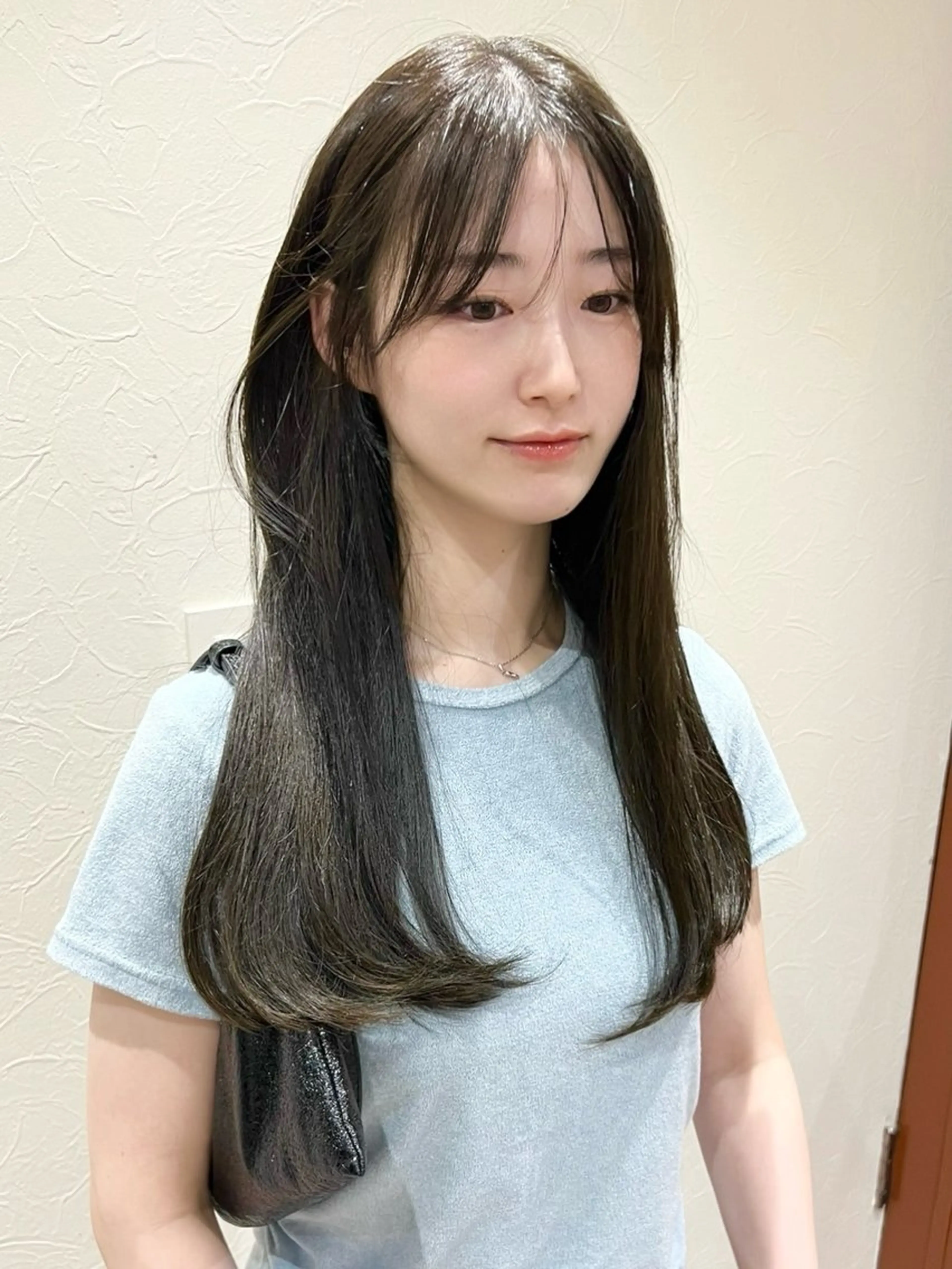 ロング カラー ロングレイヤー ベージュカラー ブリーチ ダブルカラー ブリーチなしカラー カット 縮毛矯正 トリートメント ヘッドスパ Kasumi /伏見 /髪質改善/ロングのヘアスタイル