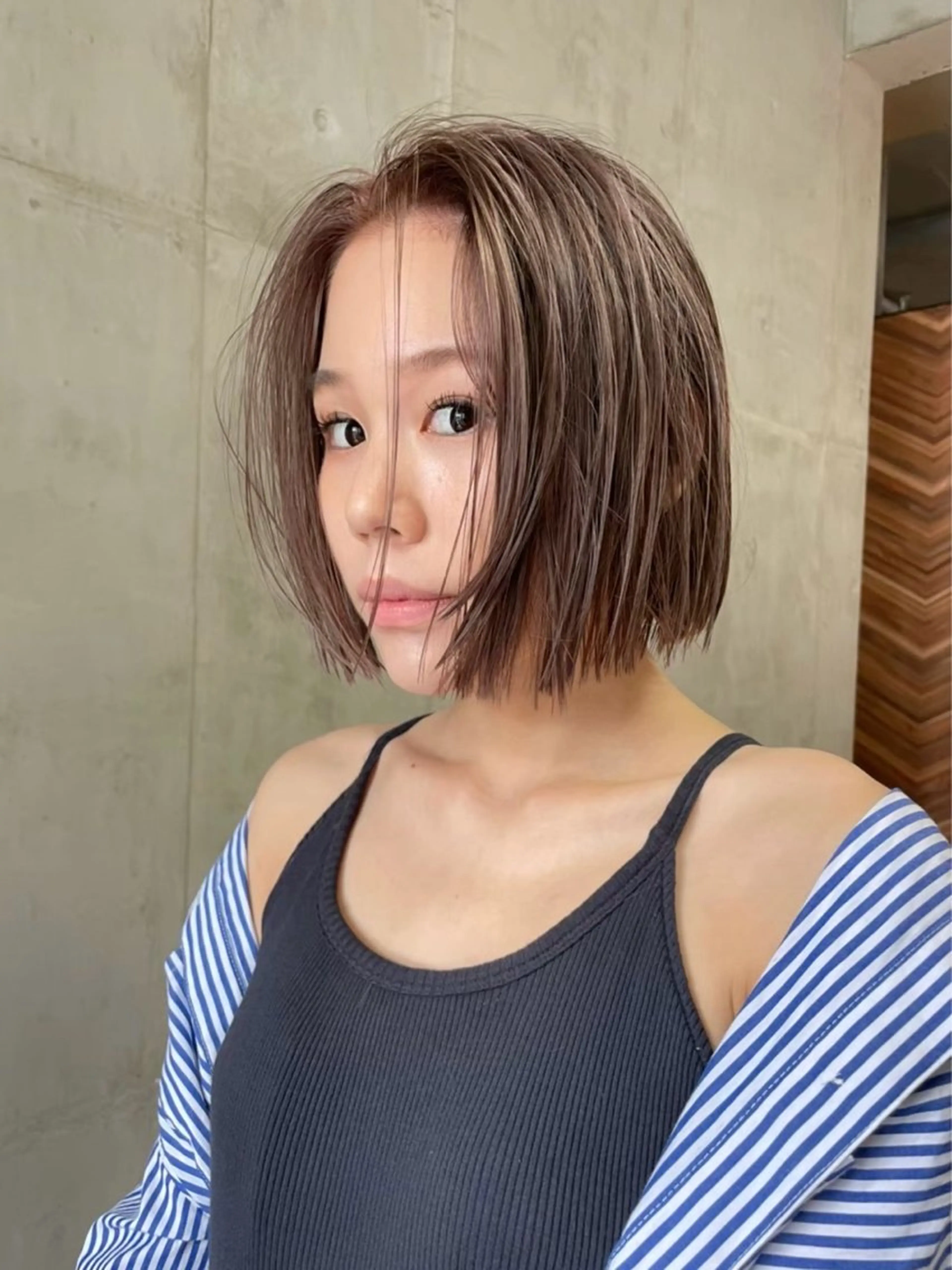 ショート カラー ベージュカラー ブリーチ ケアブリーチ 透明感カラー ダブルカラー SALT WATER所属・🫐 𝐌𝐚𝐨 🫐ボブモデル募集のヘアスタイル