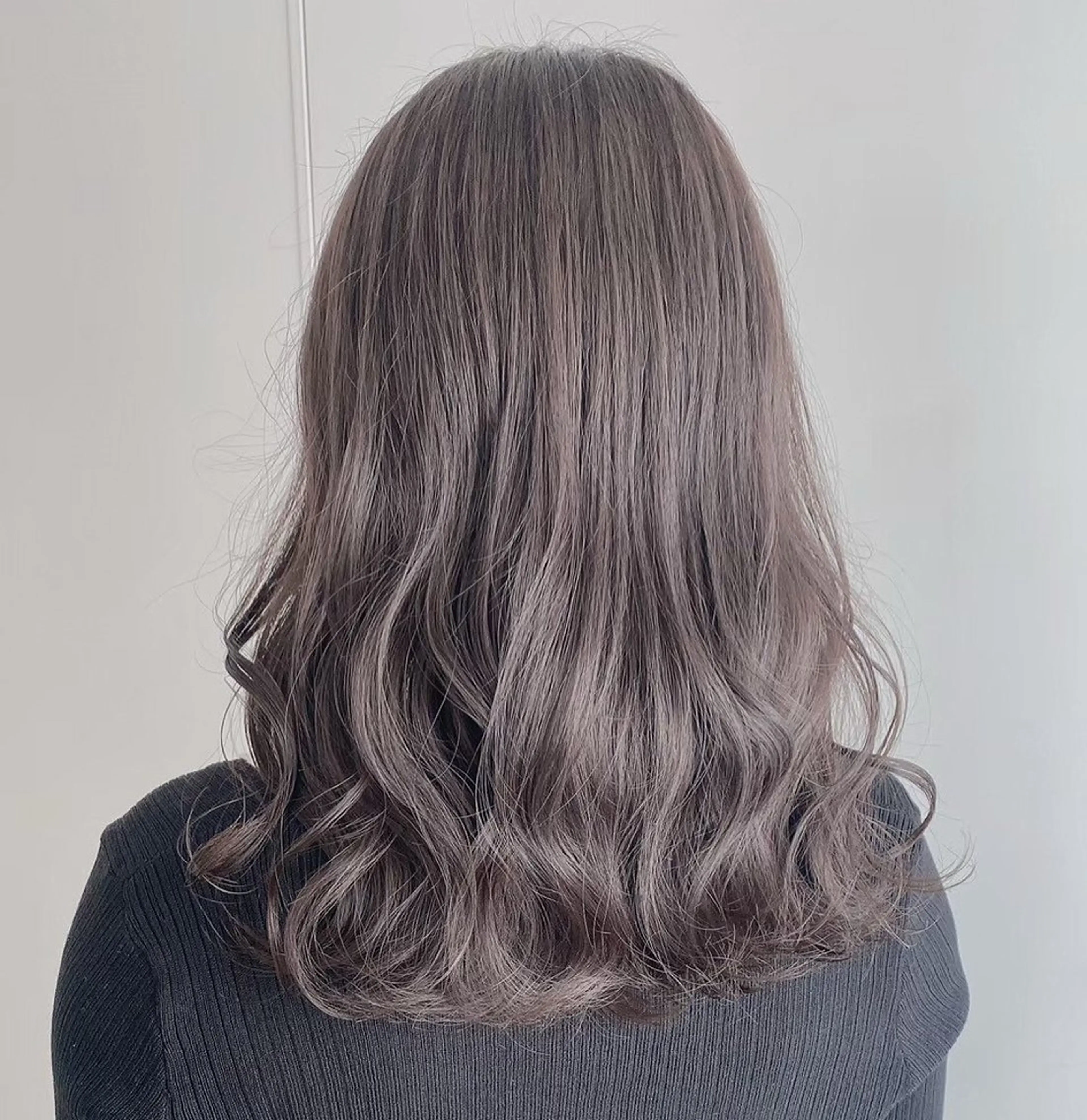 ミディアム カラー ヘアアレンジ ヘアカラー ブリーチハイトーン みほのヘアスタイル