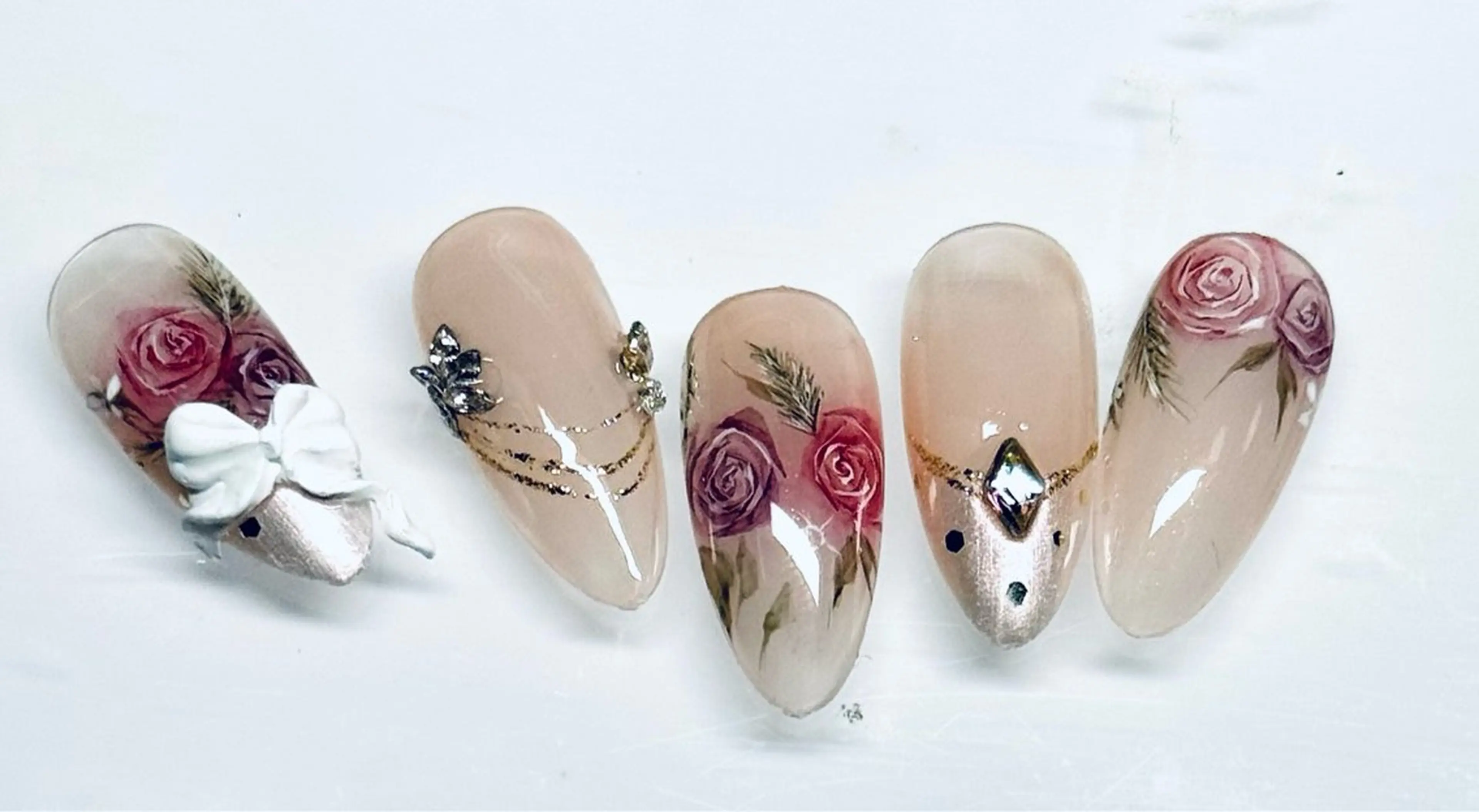 ネイル ハンドネイル AngelChris ビューティーサロンのネイルデザイン