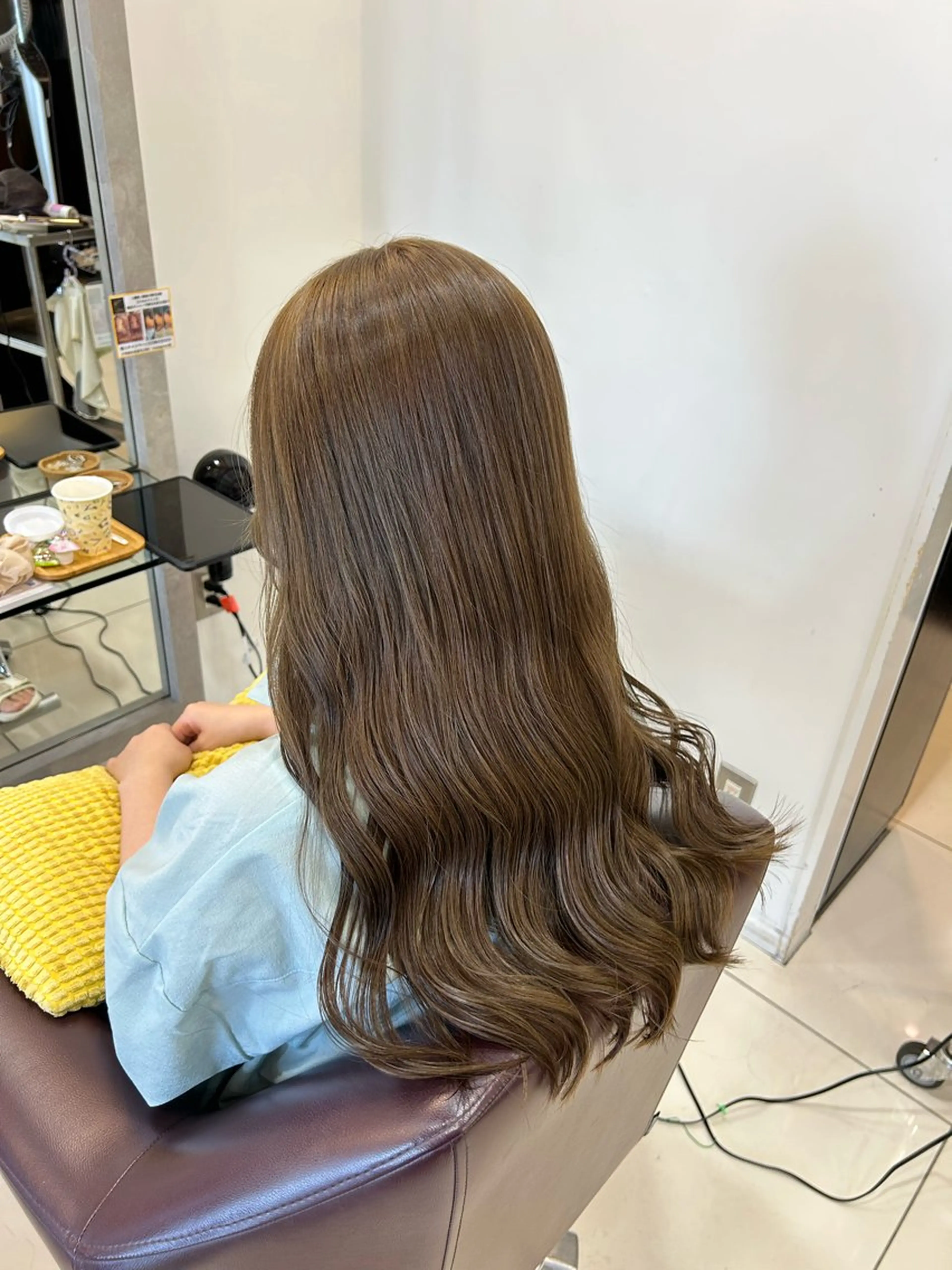 ロング カラー ベージュカラー ブリーチ 透明感カラー ブリーチなしカラー オリーブベージュ トップスタイリスト 林すずかのヘアスタイル